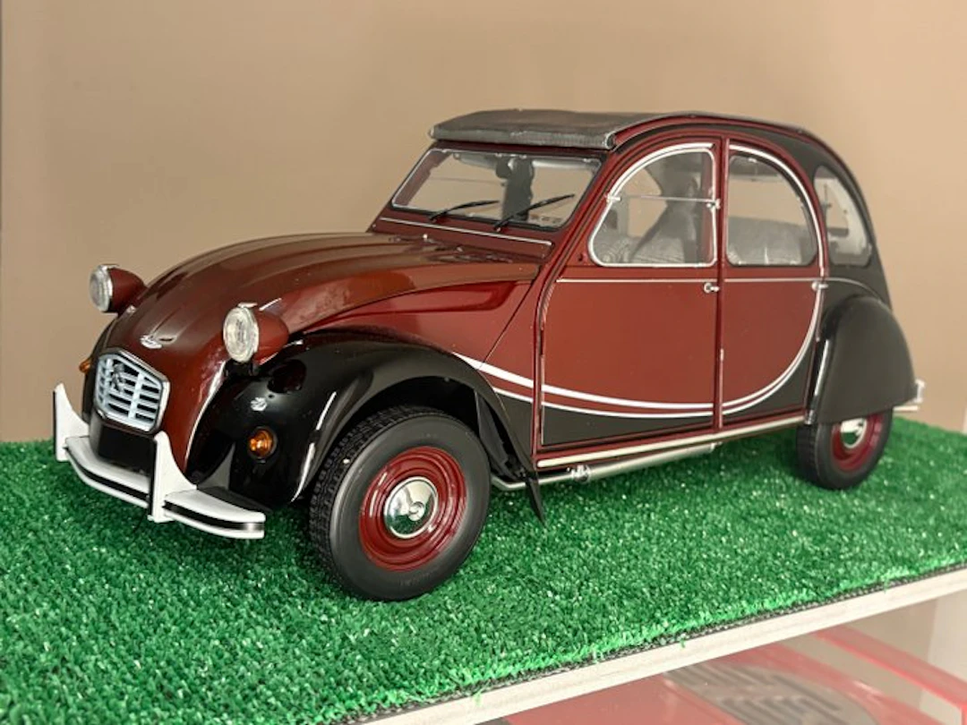 Altaya 1:8 - Model car - Citroen 2 cavalli