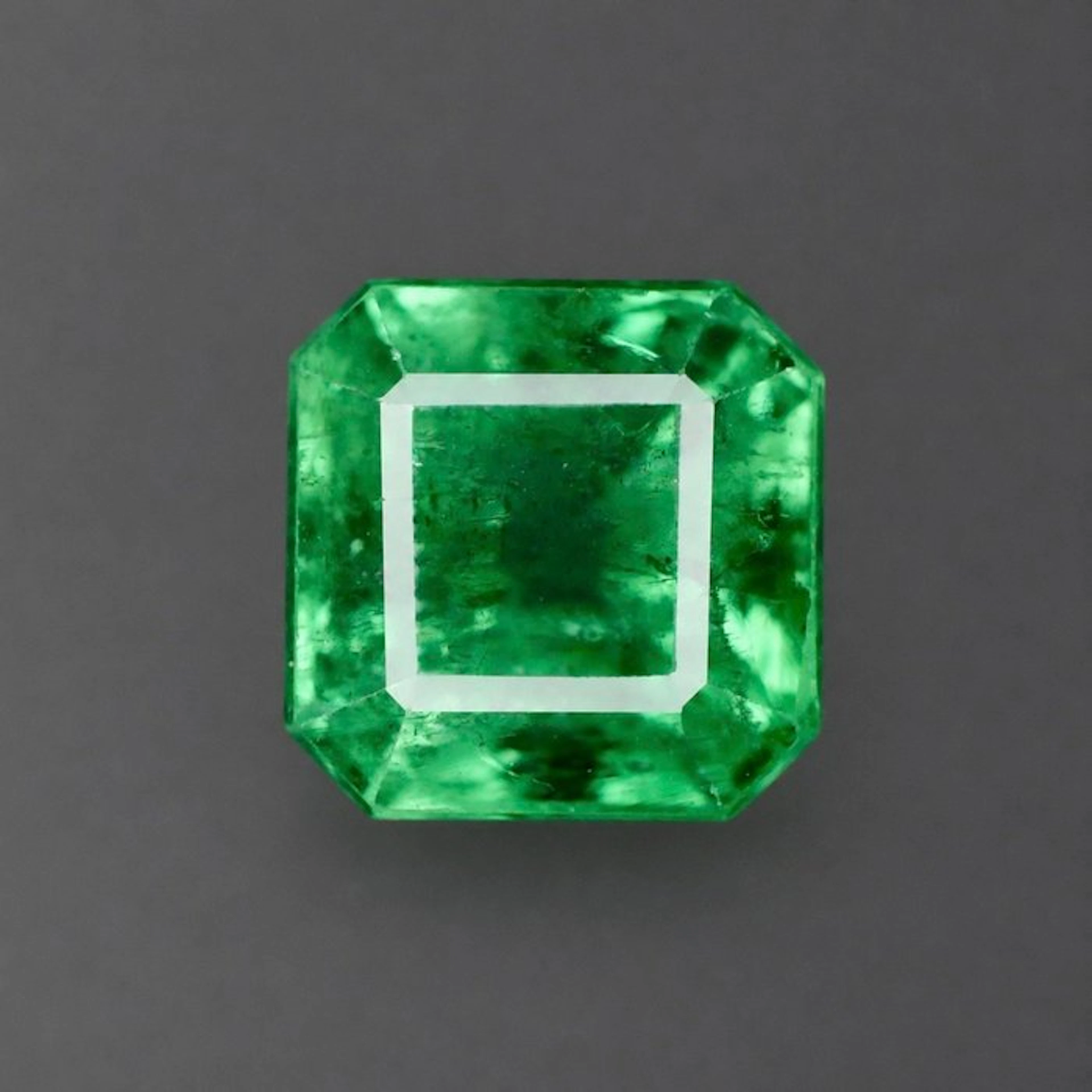 No reserve price Green Emerald - 3.16 ct - International...