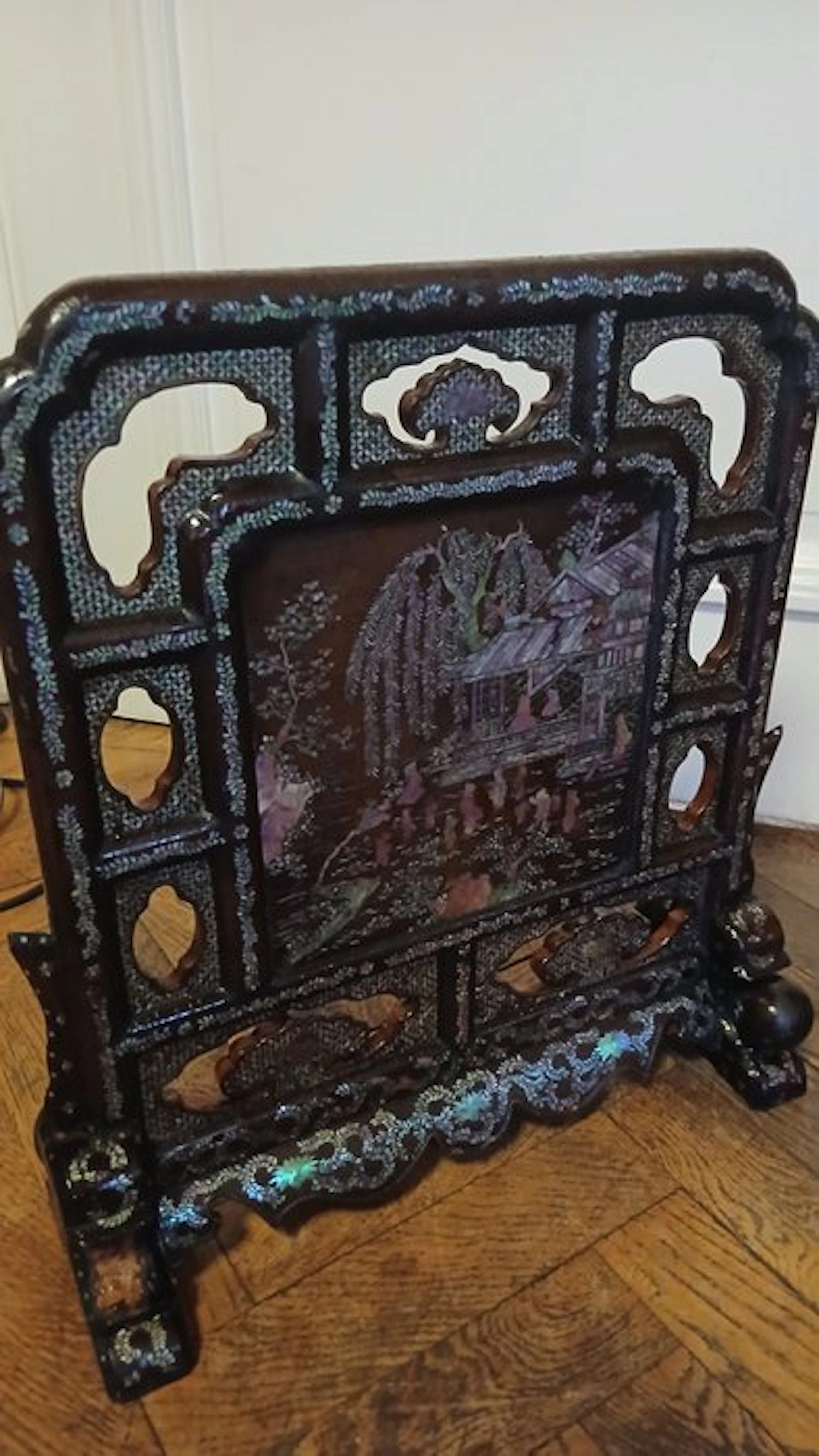 Table screen China