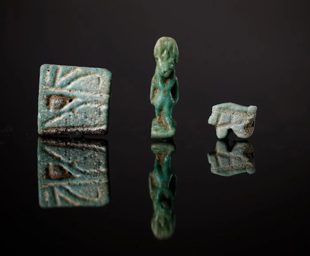 Ancient Egypt, Goddess Bastet and Udjat amulets - 2 cm