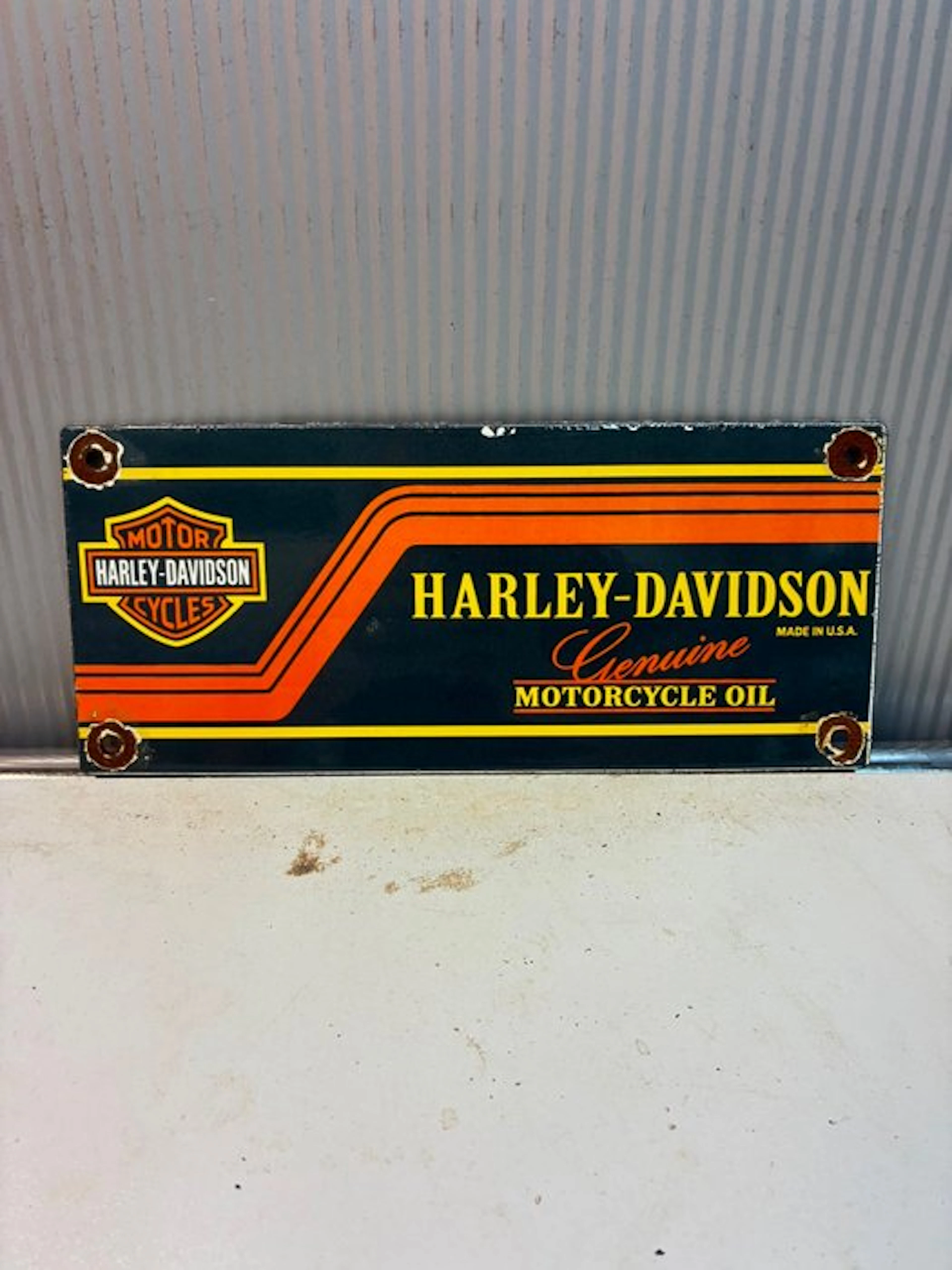 Harley-Davidson Genuine Motorcycle Oil – Emaille...