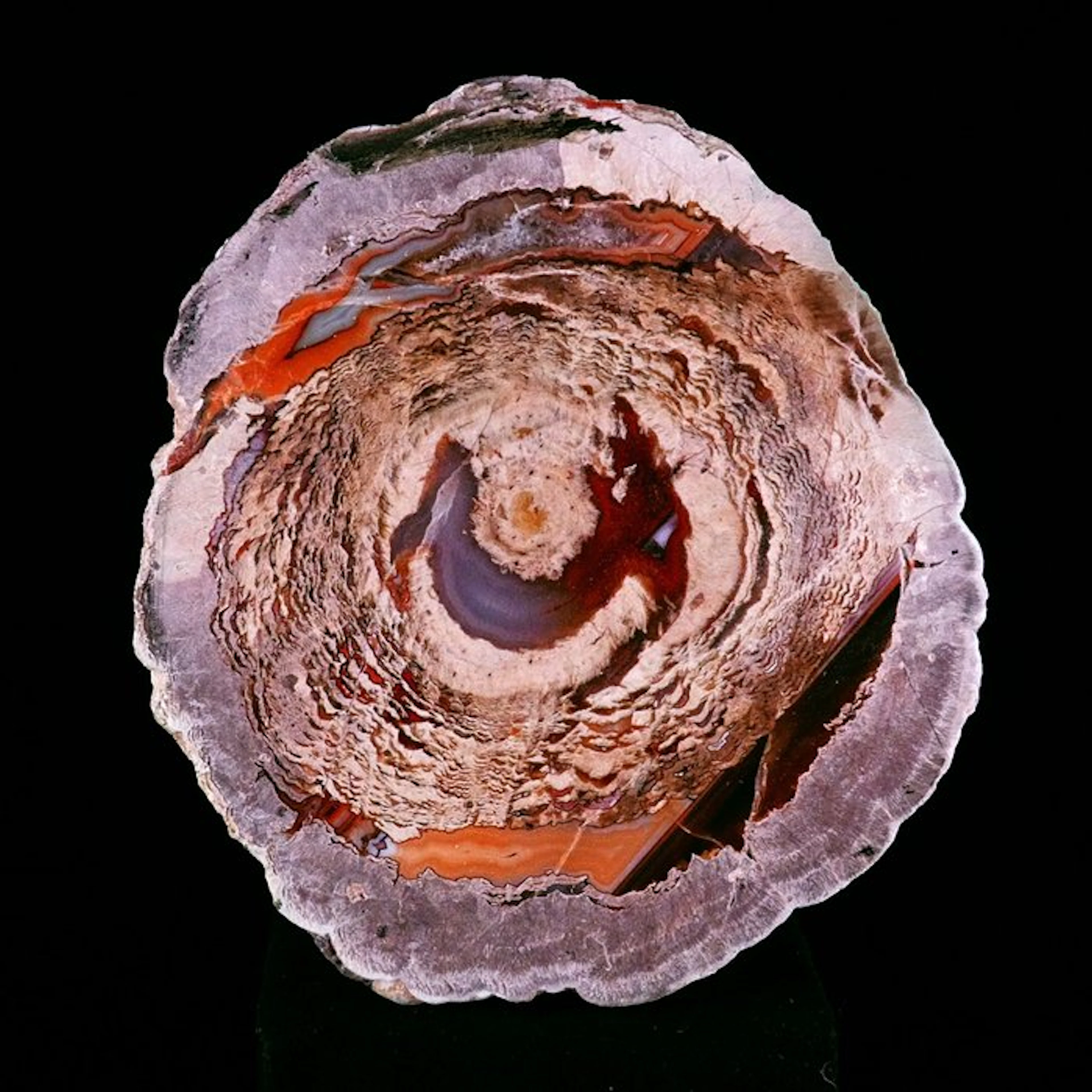 Thunderegg agate - Esterel, Var, France - Height: 6.5 cm - Width: 6 cm- 105 g