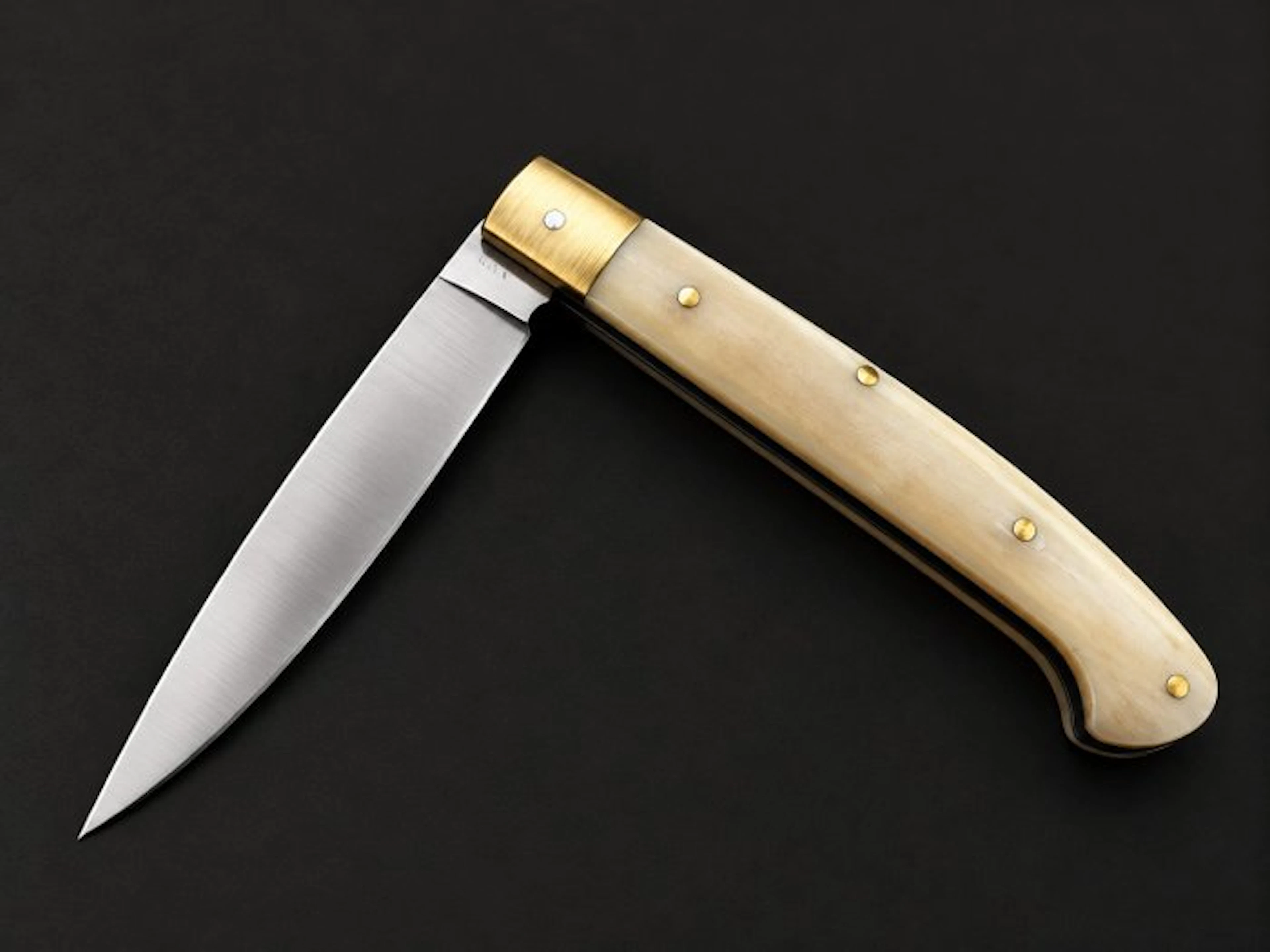 Pattada tradizionale – coltello pieghevole vintage – osso chiaro