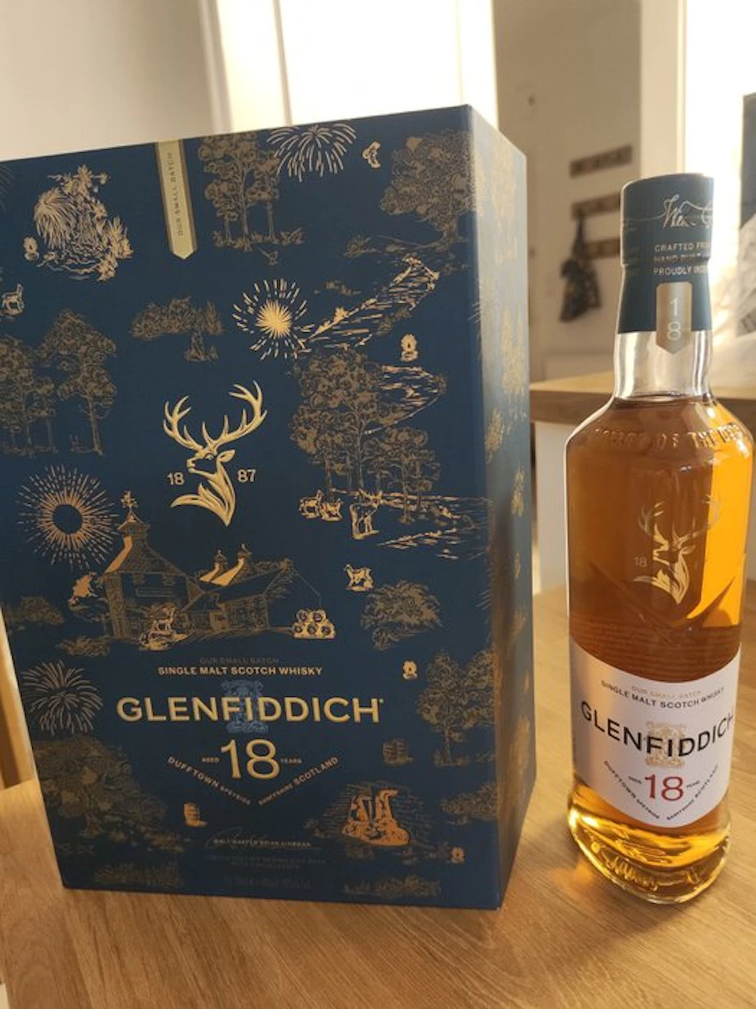 Glenfiddich 18 years old Gift Set with Glasses - 70cl