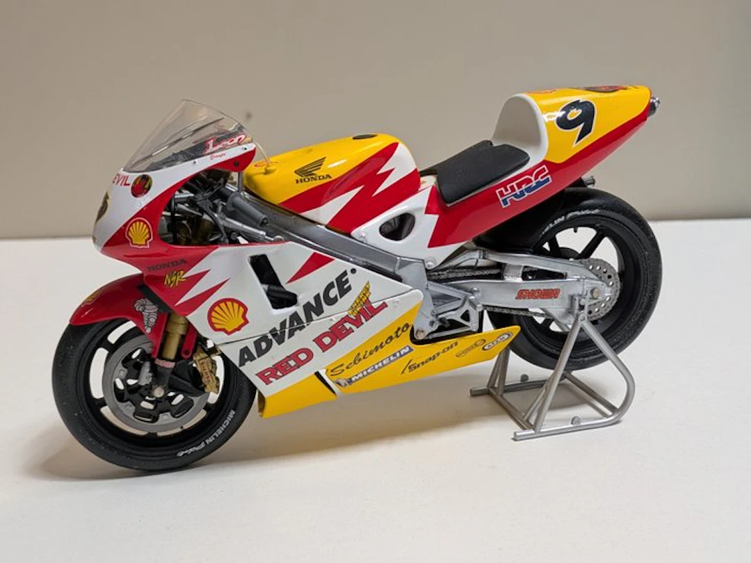 MiniChamps 1:12 - Model motorcycle - Honds NSR500 - Leon Haslam