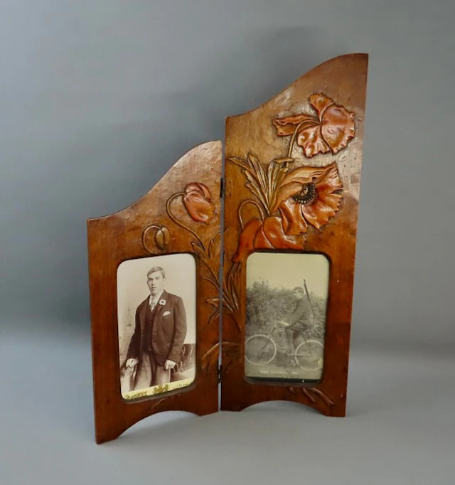 Antieke Art Nouveau houten tweeluik met organisch...
