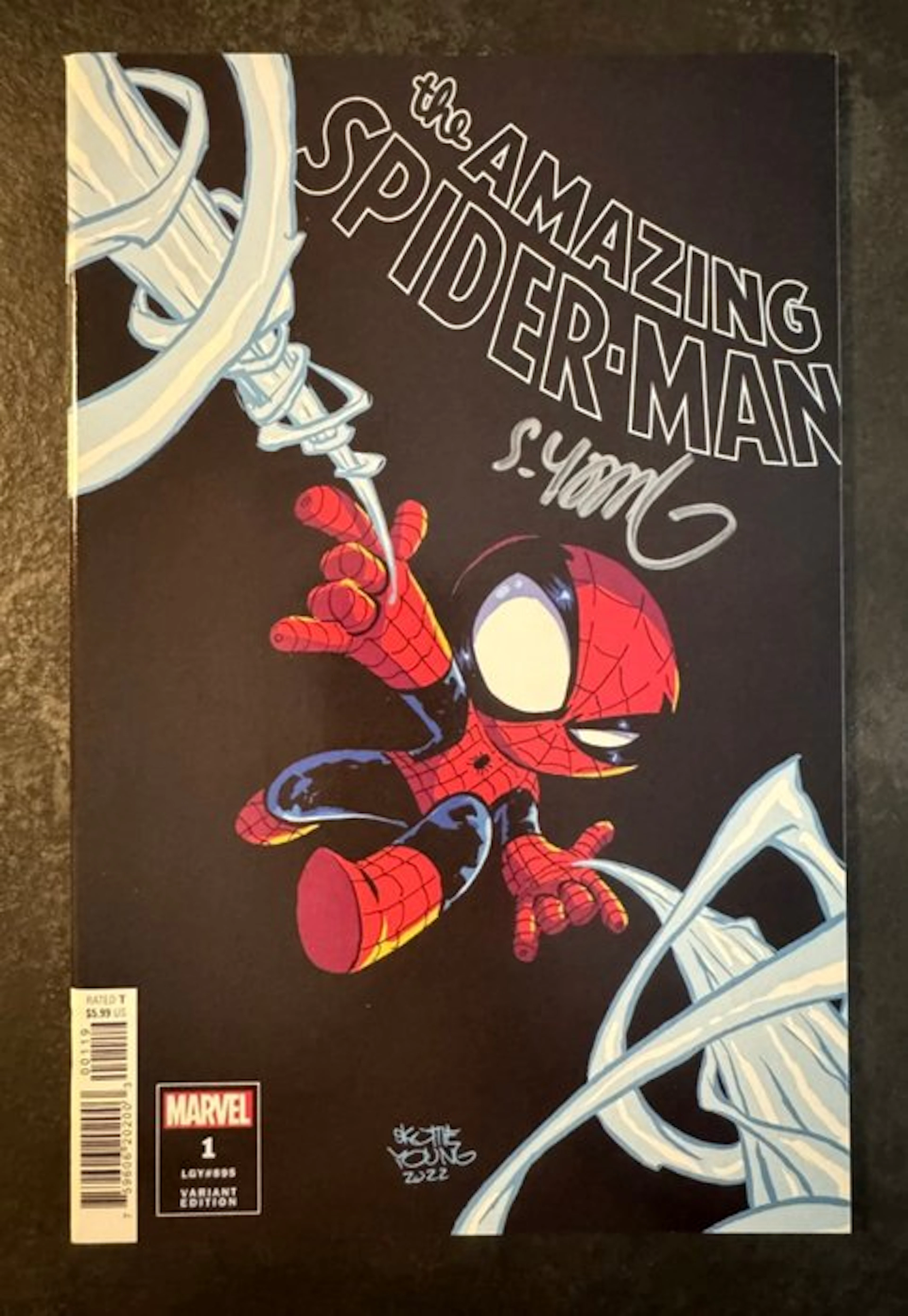 The Amazing Spider-Man 1 - NM/MT "Signed by Skottie Young Variant"