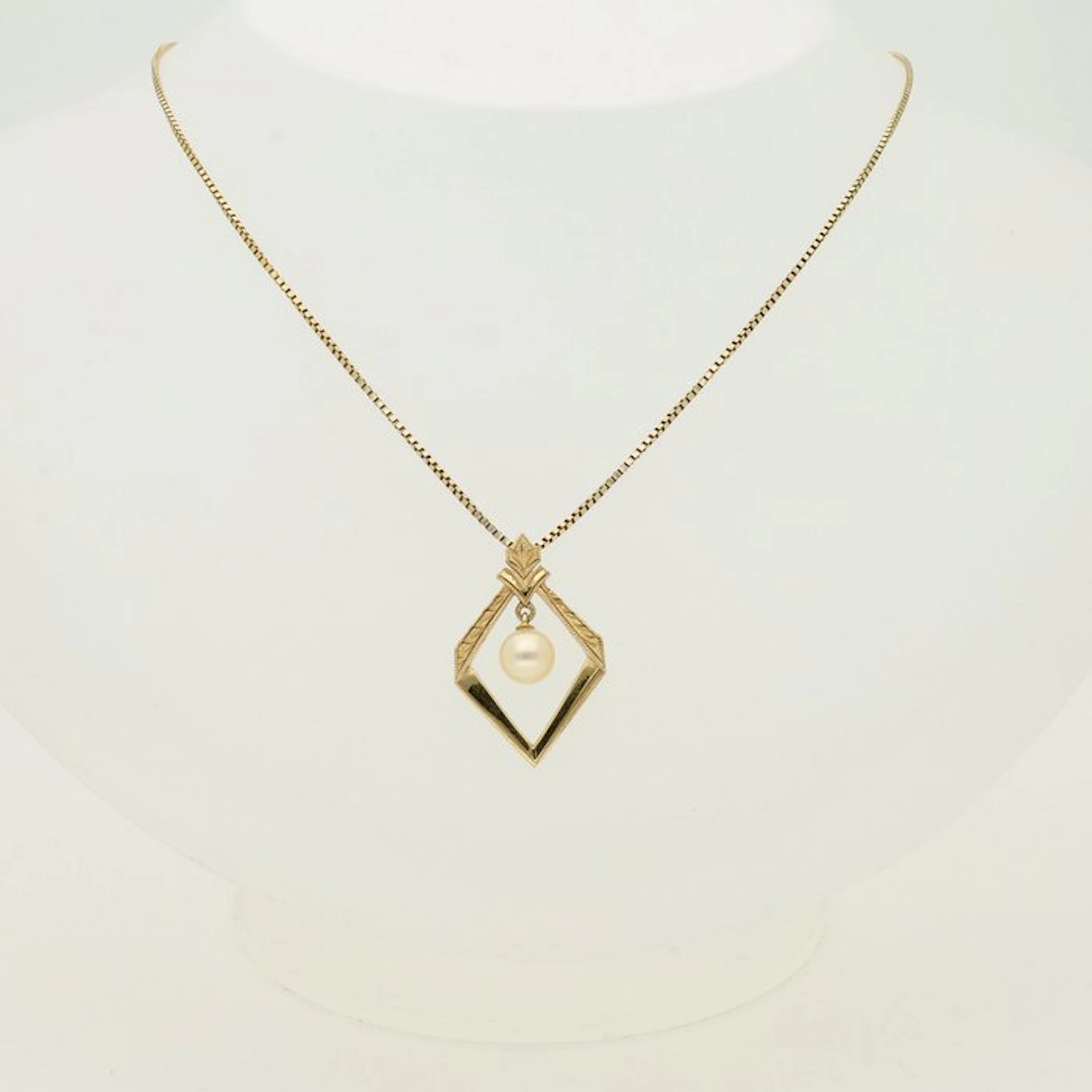 Necklace with pendant - 14 kt. Yellow gold Pearl