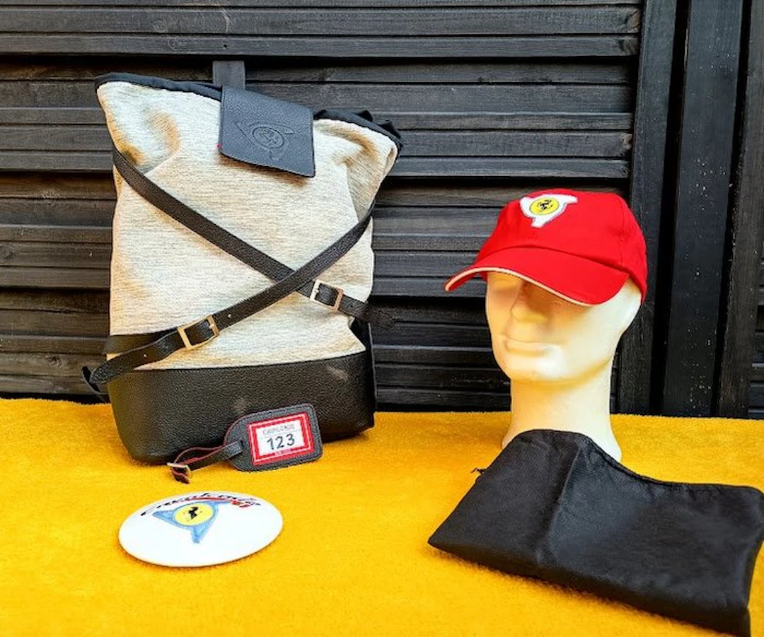 Coat - Ferrari - Bagage luggage Sac Casquette Ferrari...