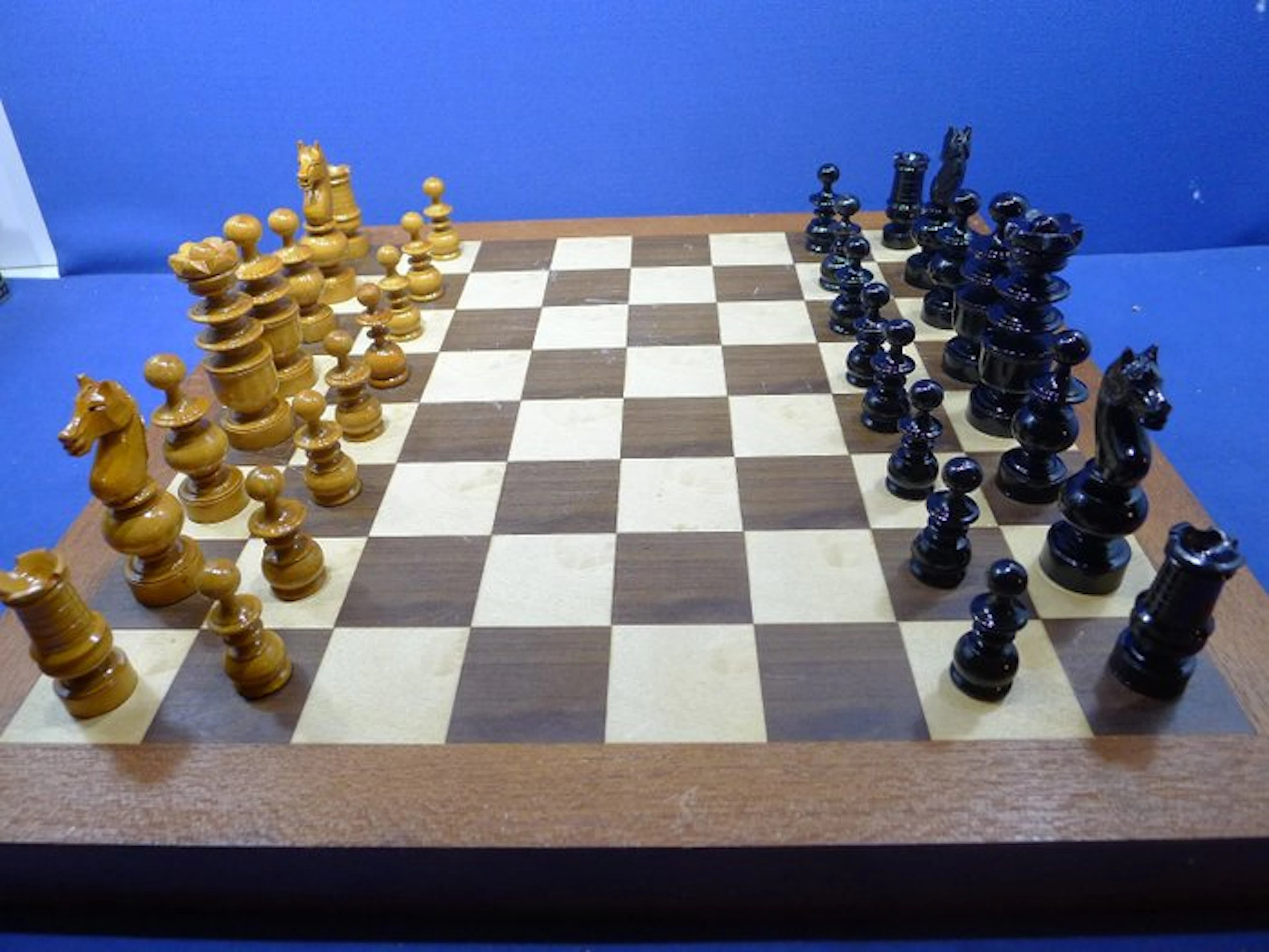 jeu d'échecs type REGENCE du celebre café de Paris king 85mm échiquier avec rgt