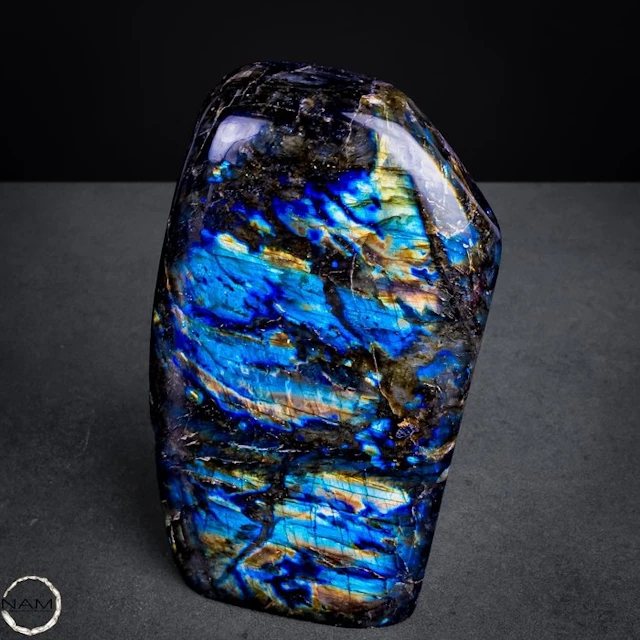 Natural labradorite freeform from Madagascar –...