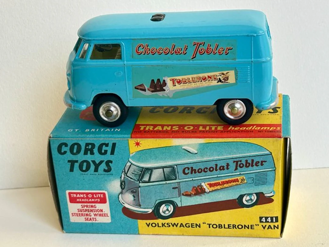 Corgi 1:43 - Model van - Volkswagen Van "Toblerone" - In...