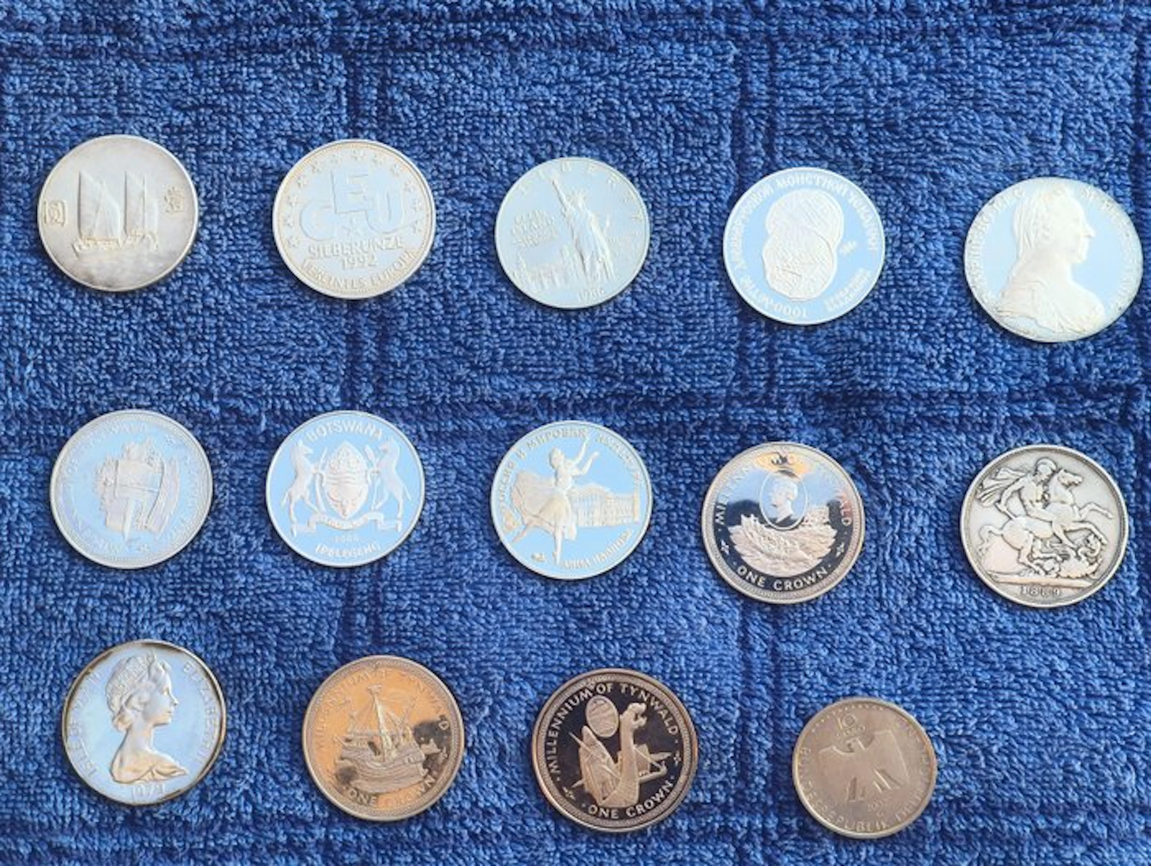 World. Lot of 14 silver coins (No reserve price)