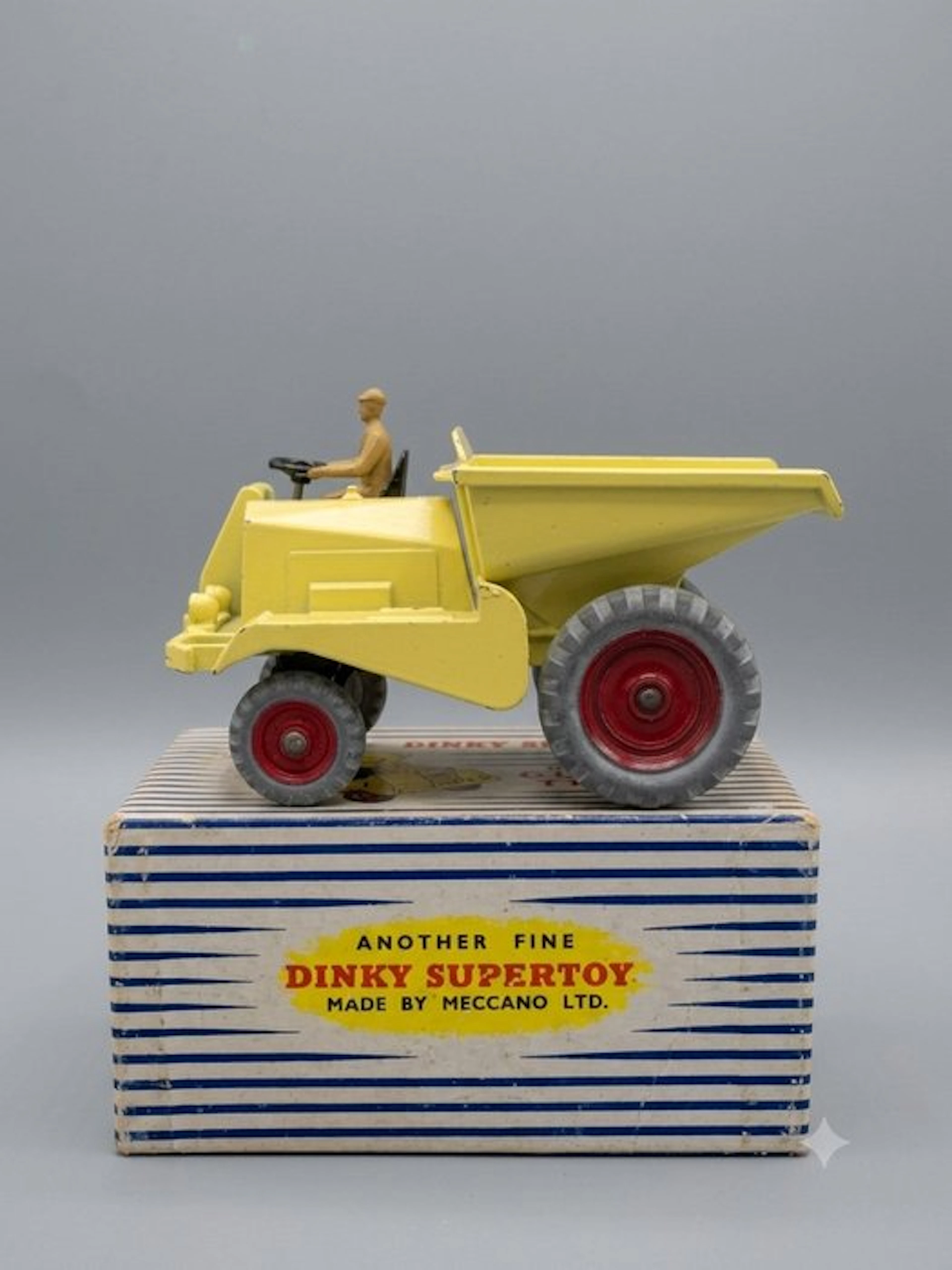Dinky Toys 1:43 - Model agricultural machinery - Dinky 105 Super Truck
