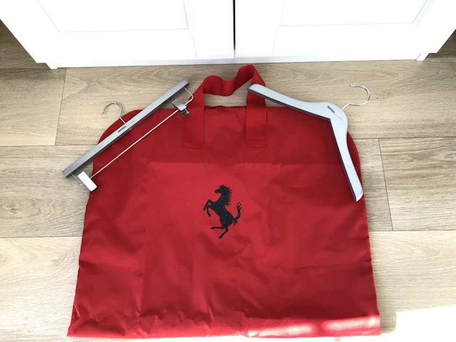 Accessory - Ferrari - Ferrari Tas (Kledinghoes / kledinghangers)