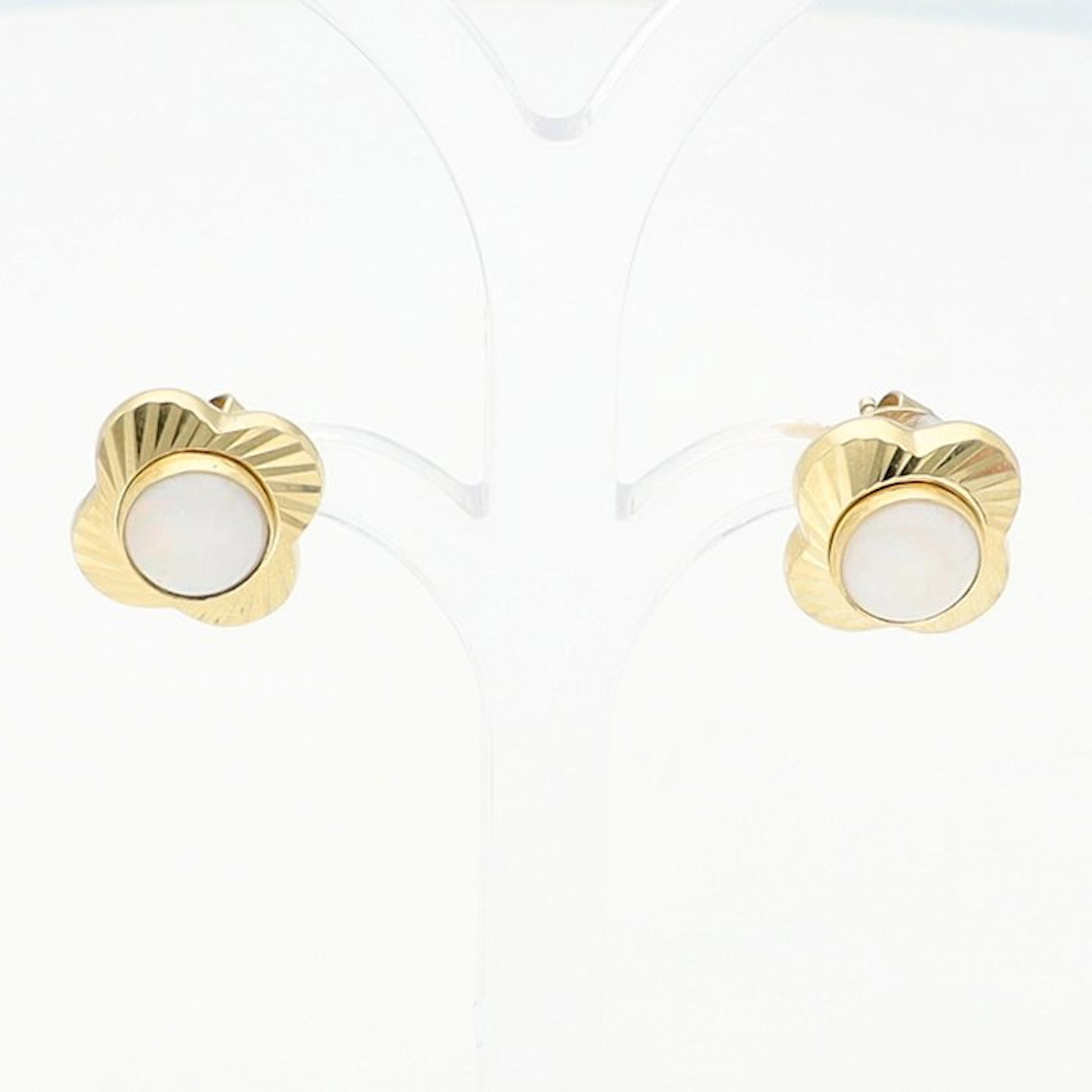Stud earrings - 14 kt. Yellow gold Opal