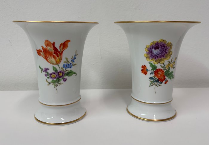 Meissen - Vase (2) - Porzellan - Zwei Meissen Vasen