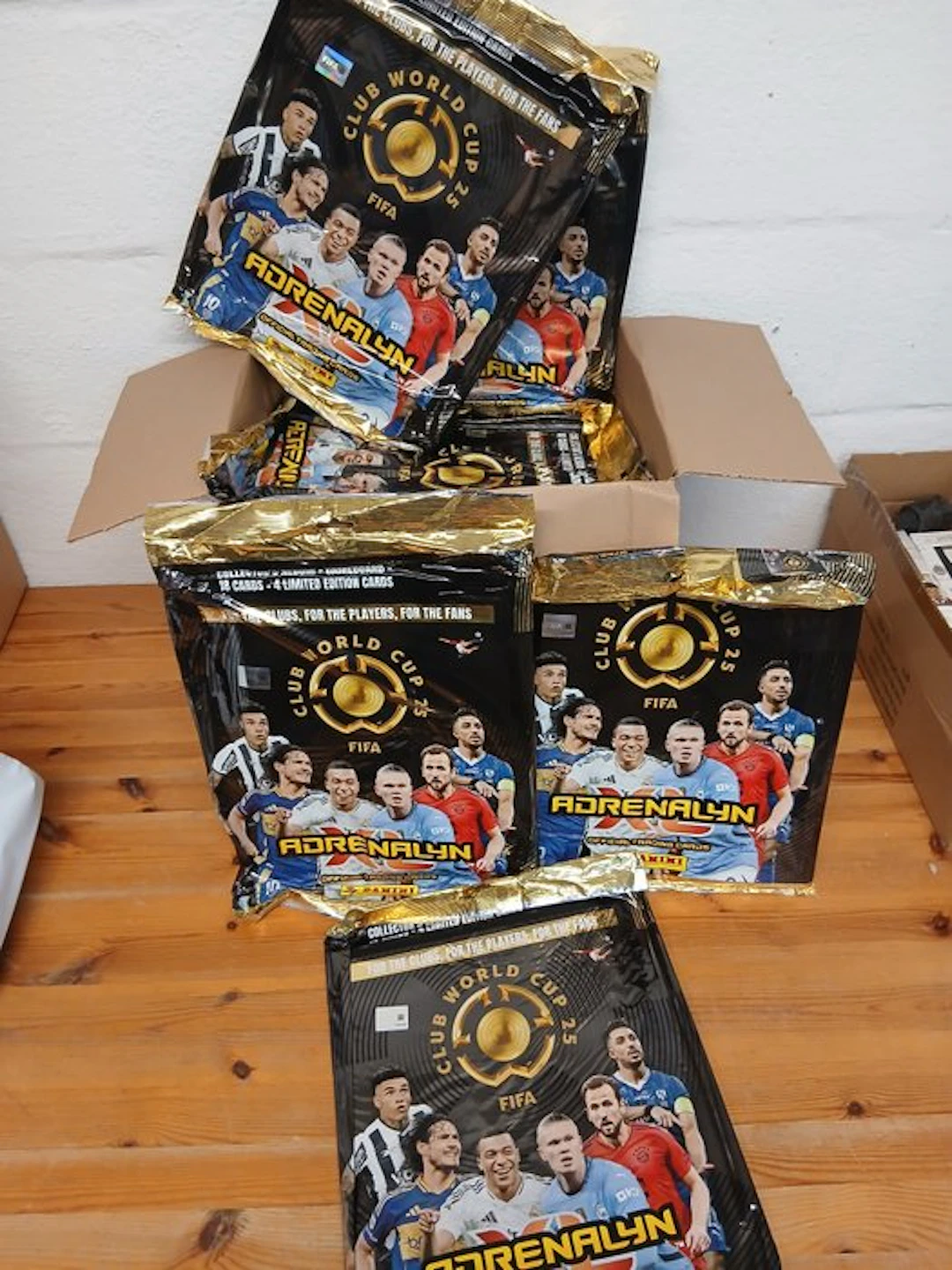 Panini - 30 Blister pack - Club world club 2025. 30 startersets with cards
