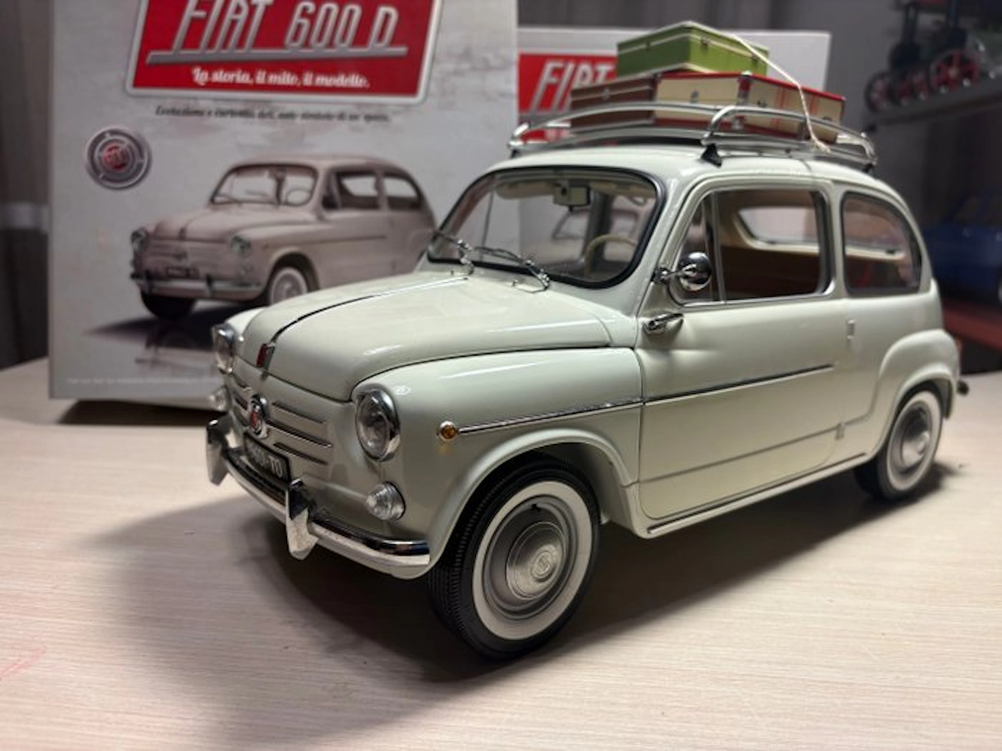 Hachette 1:8 - Model car - Fiat 600d - D