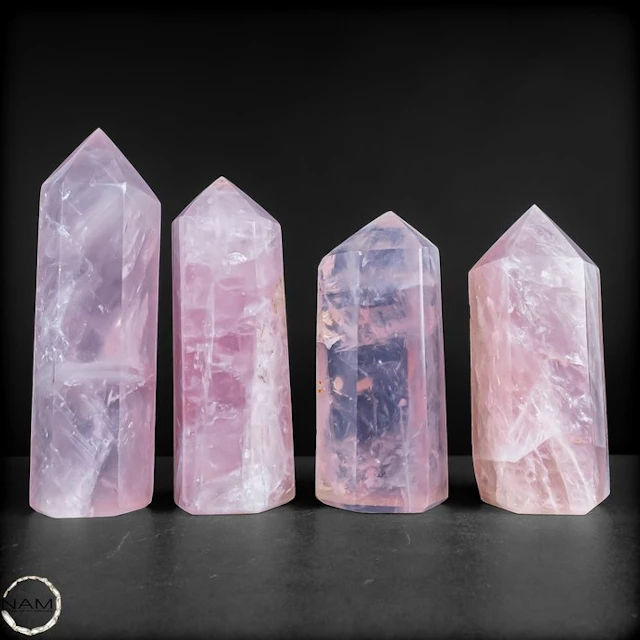 Rosé Eternelle – Four rose quartz obelisks full of light