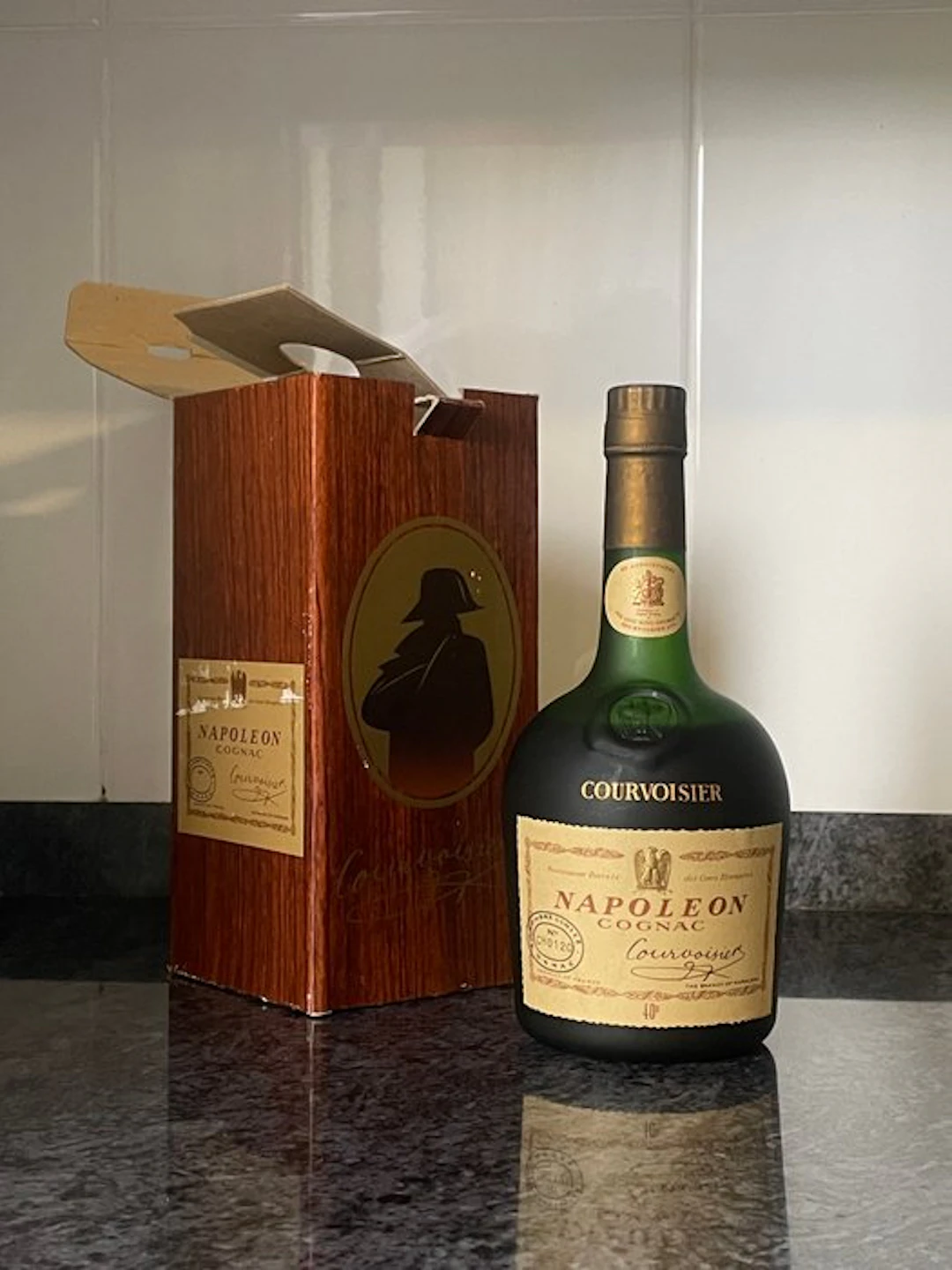 Courvoisier - Napoleon - b. 1970s - n/a (70cl-75cl)