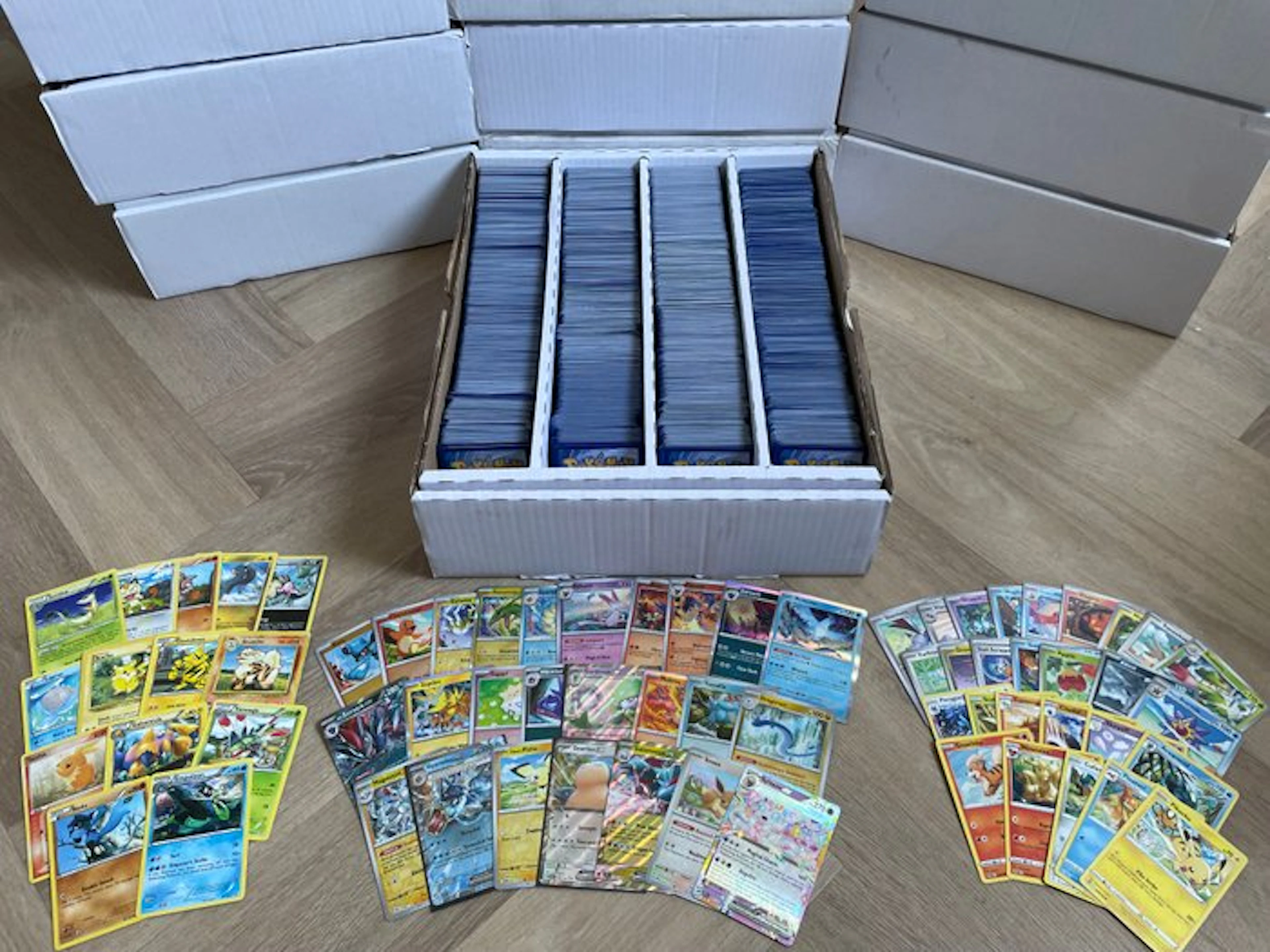 Pokémon - 4000 Bulk cards - Mega Bulk Lot - Hits