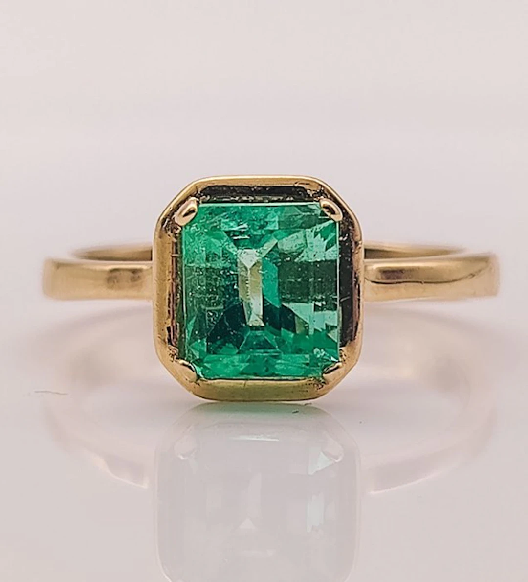 Ring - 18 kt. Yellow gold Emerald - High-quality emerald