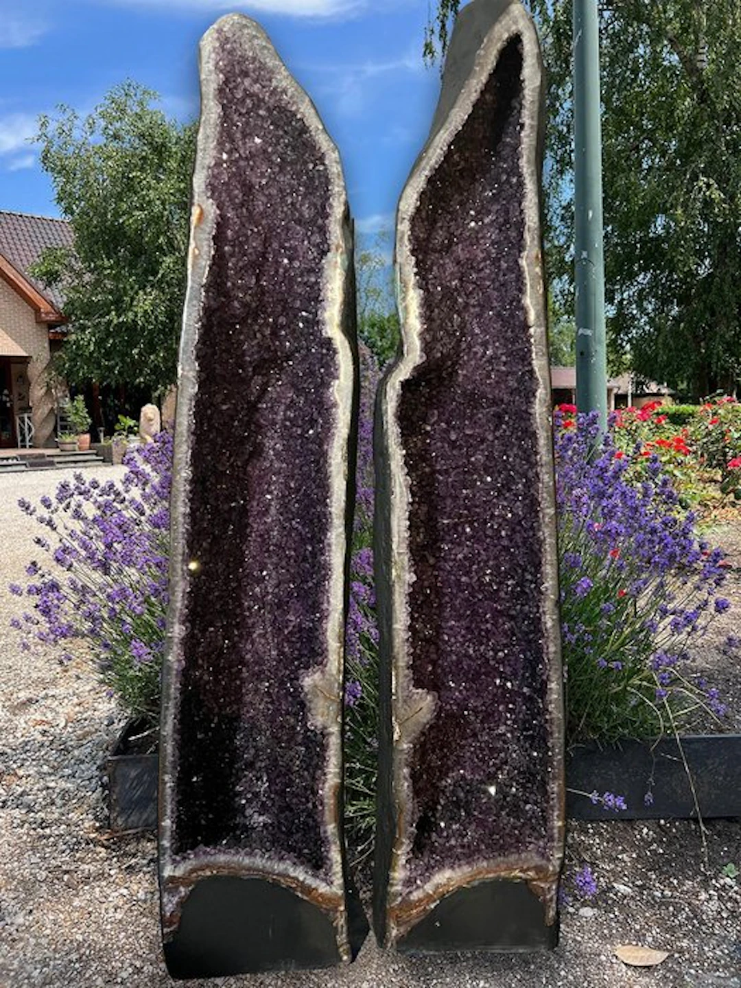 Amethyst Geode - Height: 174 cm - Width: 34 cm- 276 kg - (2)