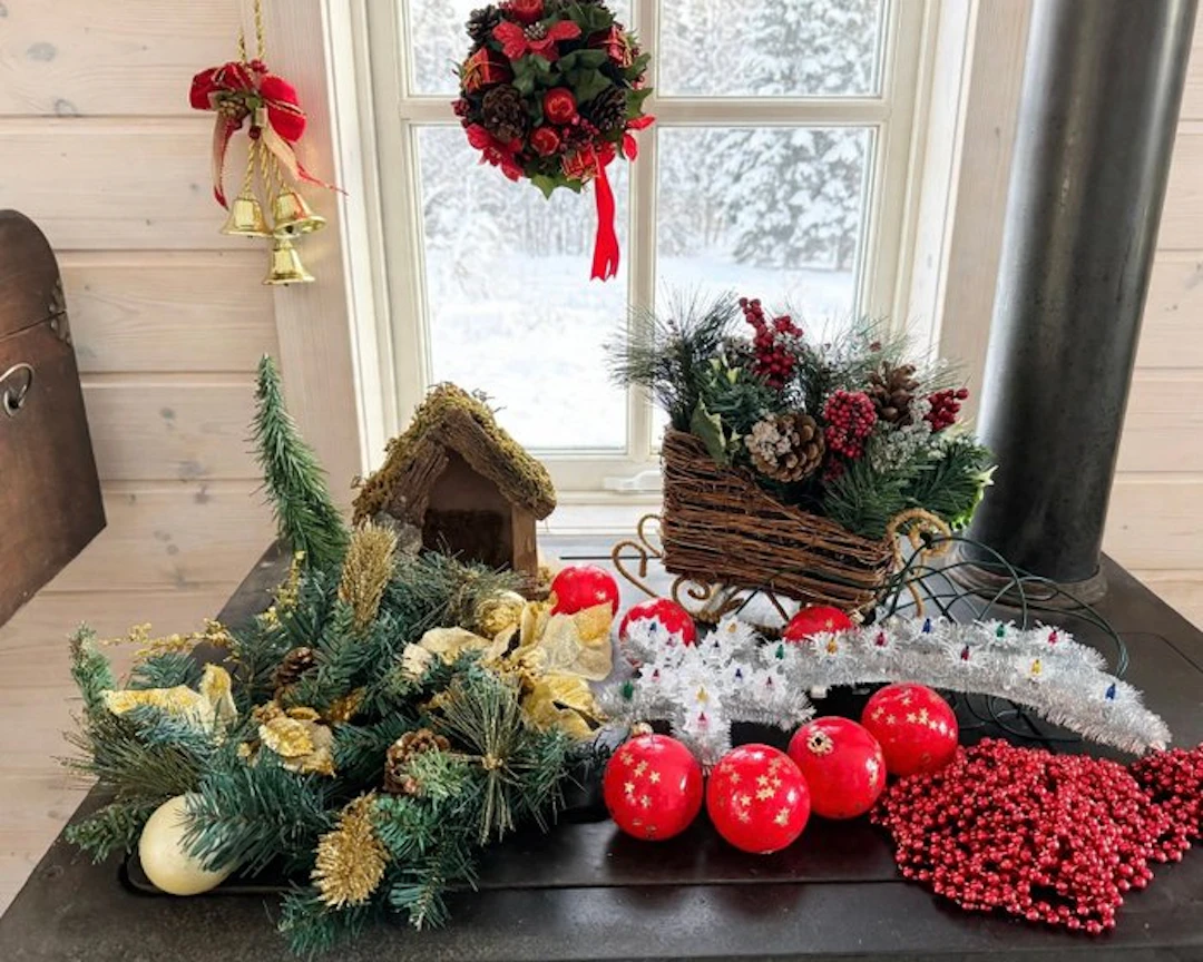 Christmas decoration (15) - Wood, Plastic, Textile - Christmas decorations