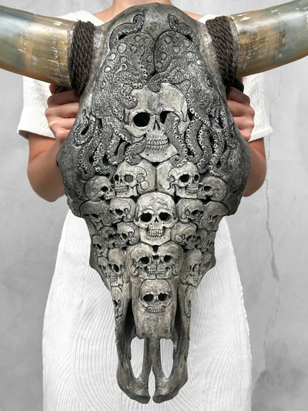 NO RESERVE PRICE -C - Authentic Grey Hand-Carved Bull...