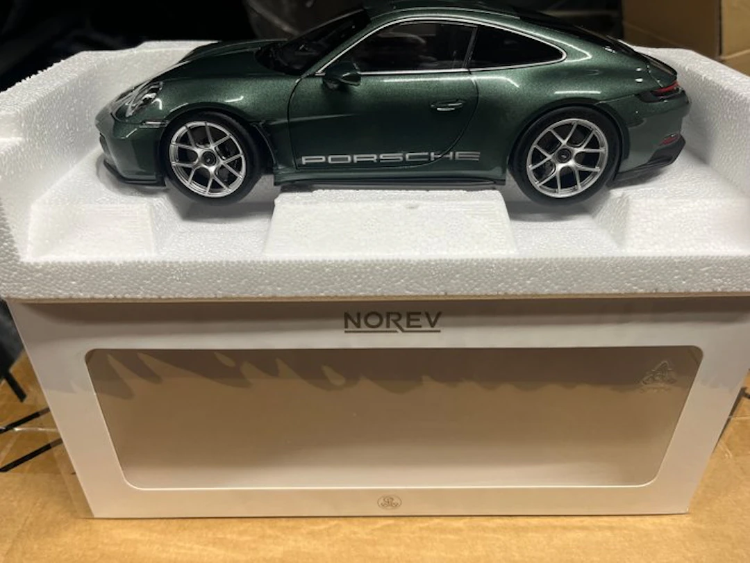 Norev 1:18 - Model sports car - Porsche 911 S/T 2023 Vert...