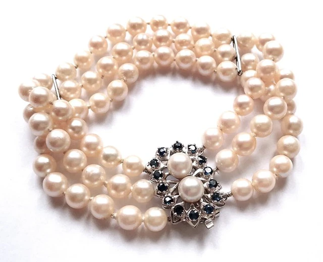 Bead bracelet 14 kt white gold - Akoya pearls - sapphires - 3-row