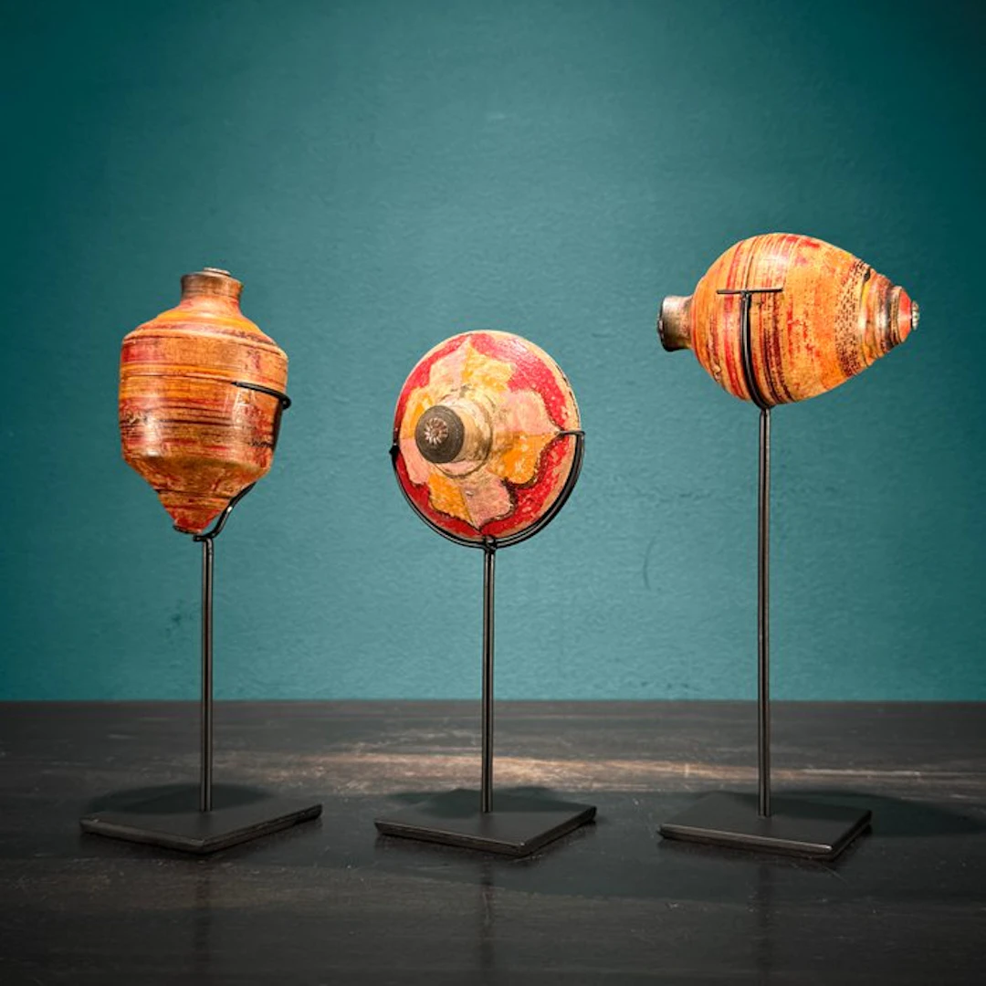 NO RESERVE PRICE - Stunning Set of 3 spinning tops...