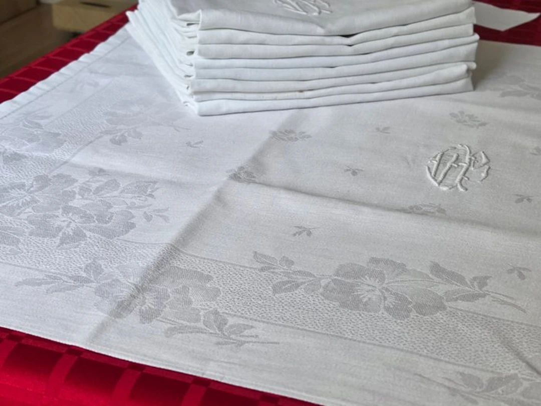 "VP" or "JVP" - Napkin (9) - 73 cm - 64 cm