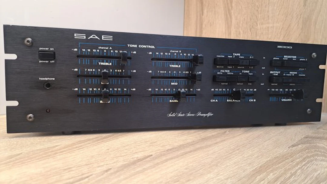 SAE - SAE 3000 Solid state preamplifier
