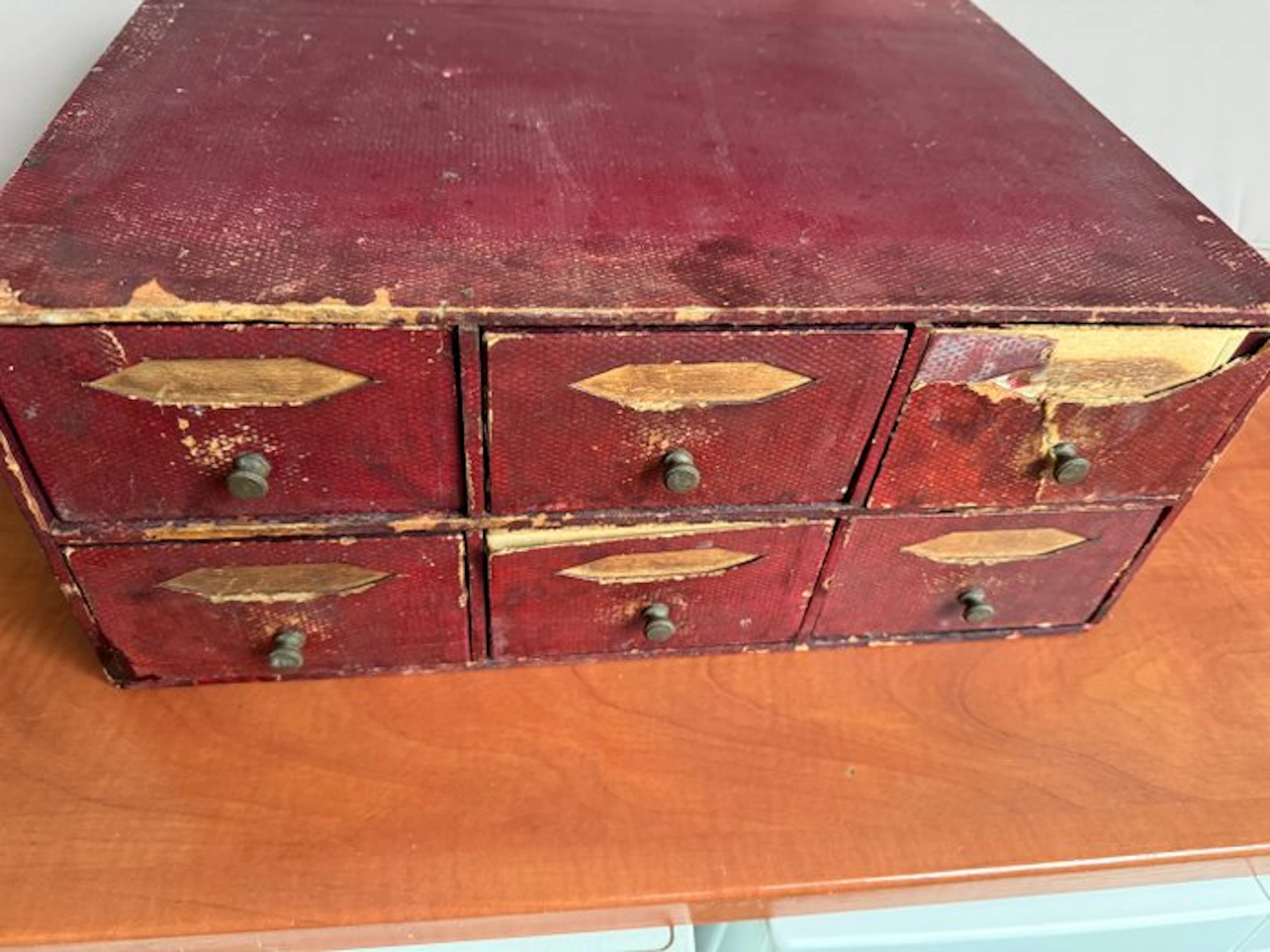 Chest of drawers - Wood