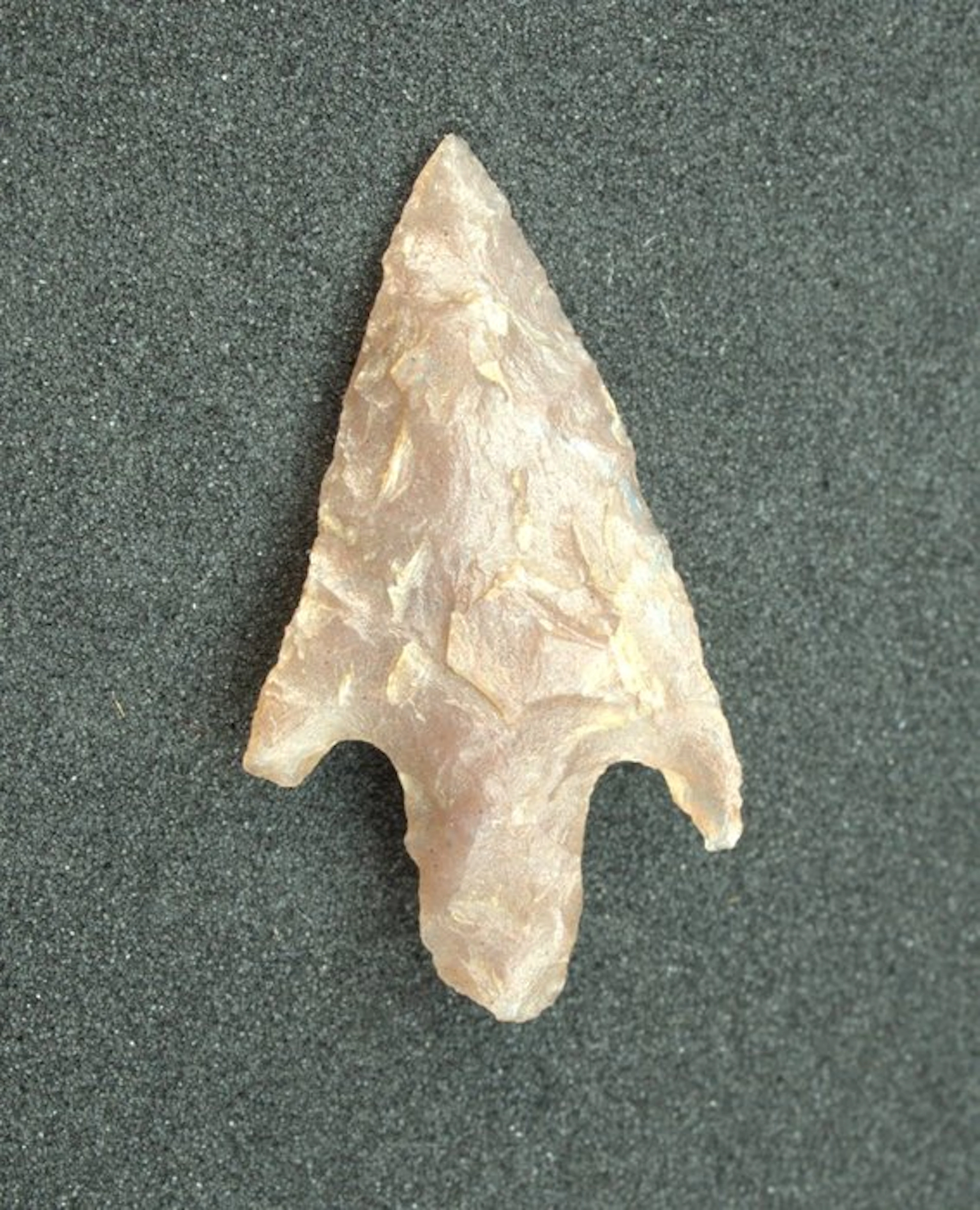 European Neolithic flint Tanged, Barbed Arrowhead - 25 mm (No reserve price)