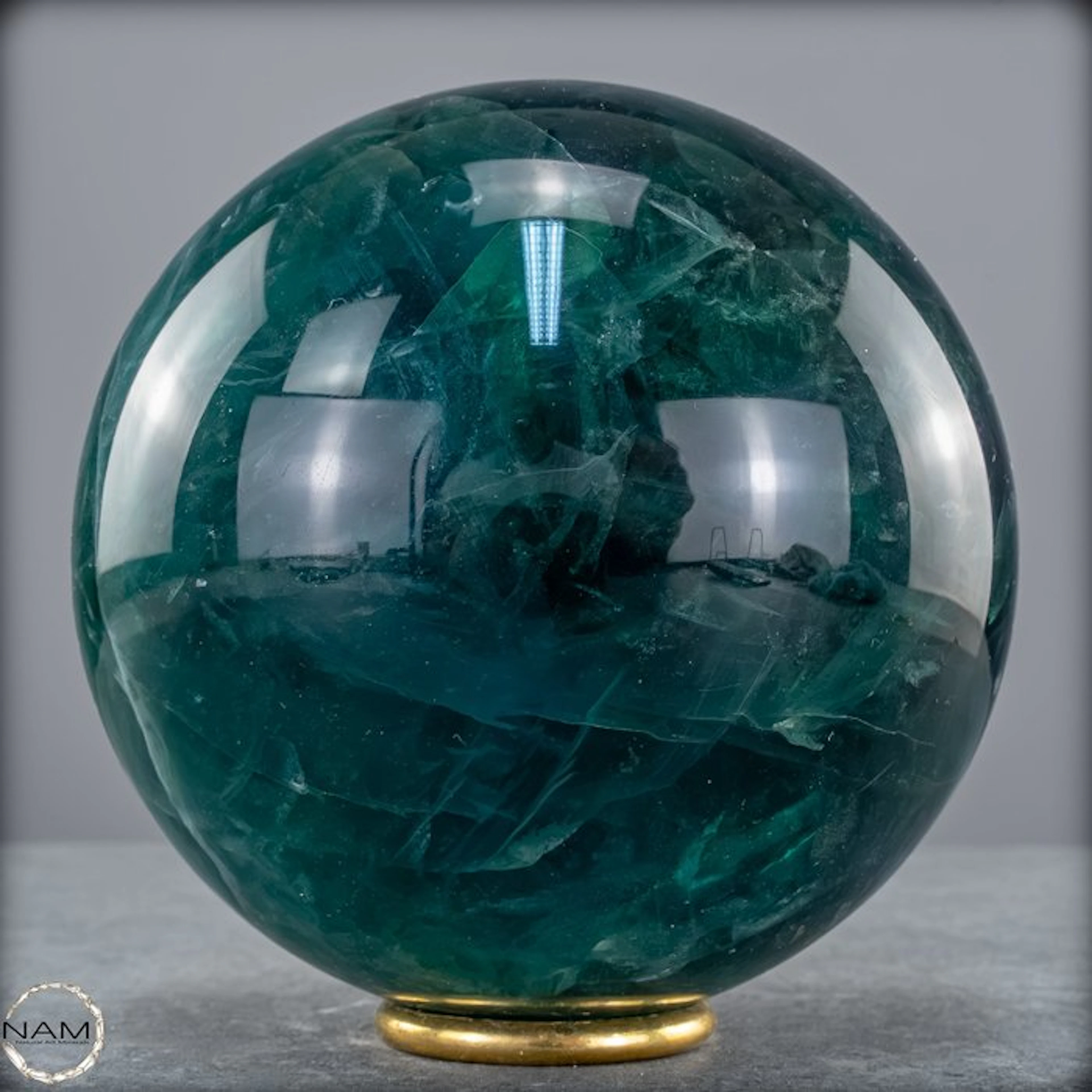 Exclusive green fluorite sphere – Symbol of clarity