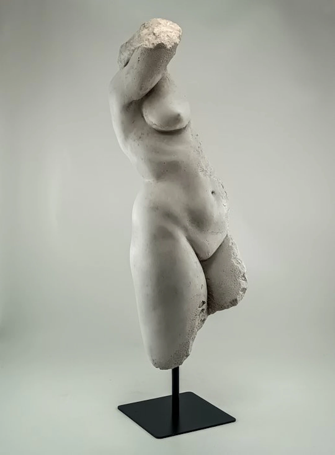 Sculpture, Frammento di Venere - 43 cm - Plaster - 2026