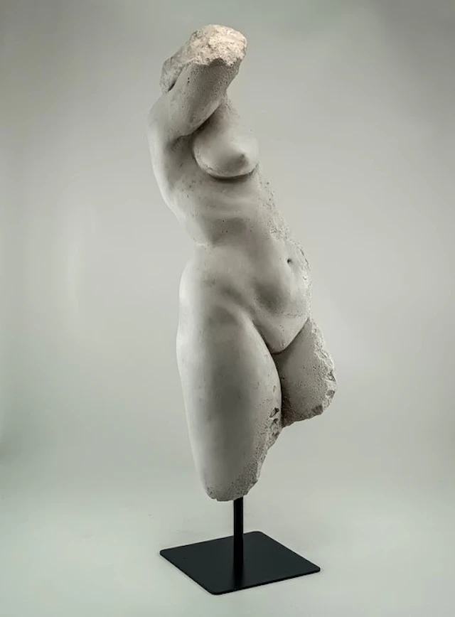 Sculpture, Frammento di Venere - 43 cm - Plaster - 2026