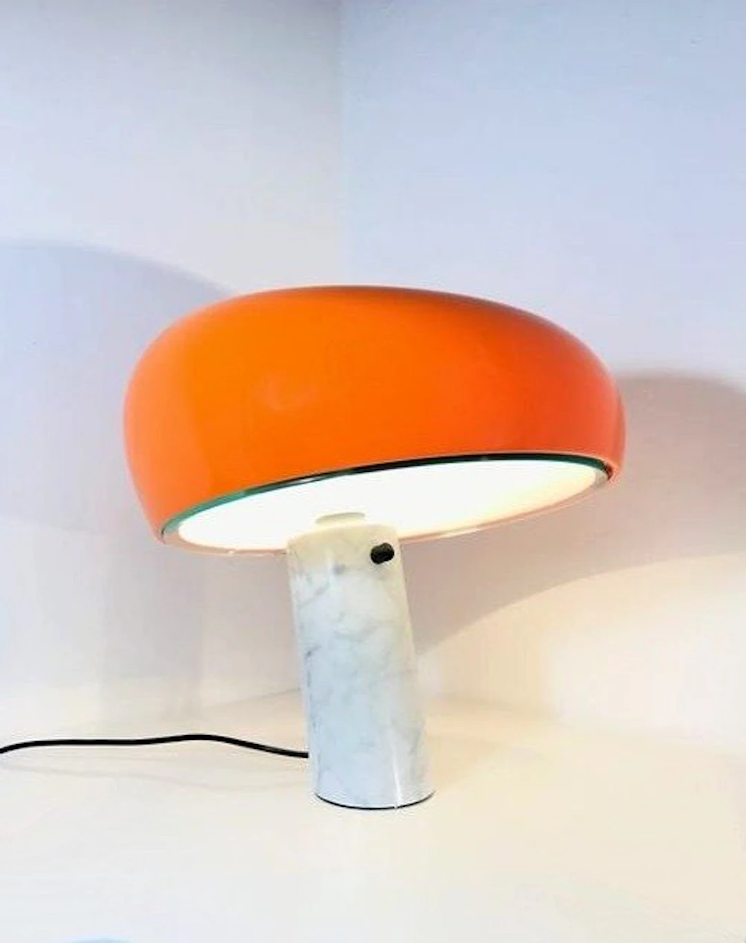Flos - Achille Castiglioni - Table lamp - Snoopy - Aluminium, Marble