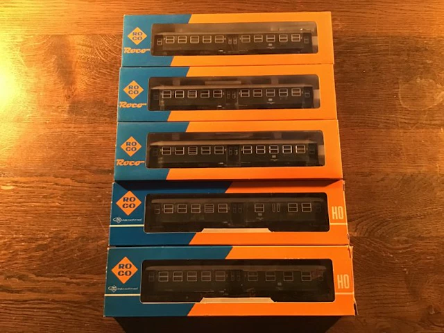 Roco H0 - 4250 S, 4253, 4254 - Model train passenger carriage (5) - DB