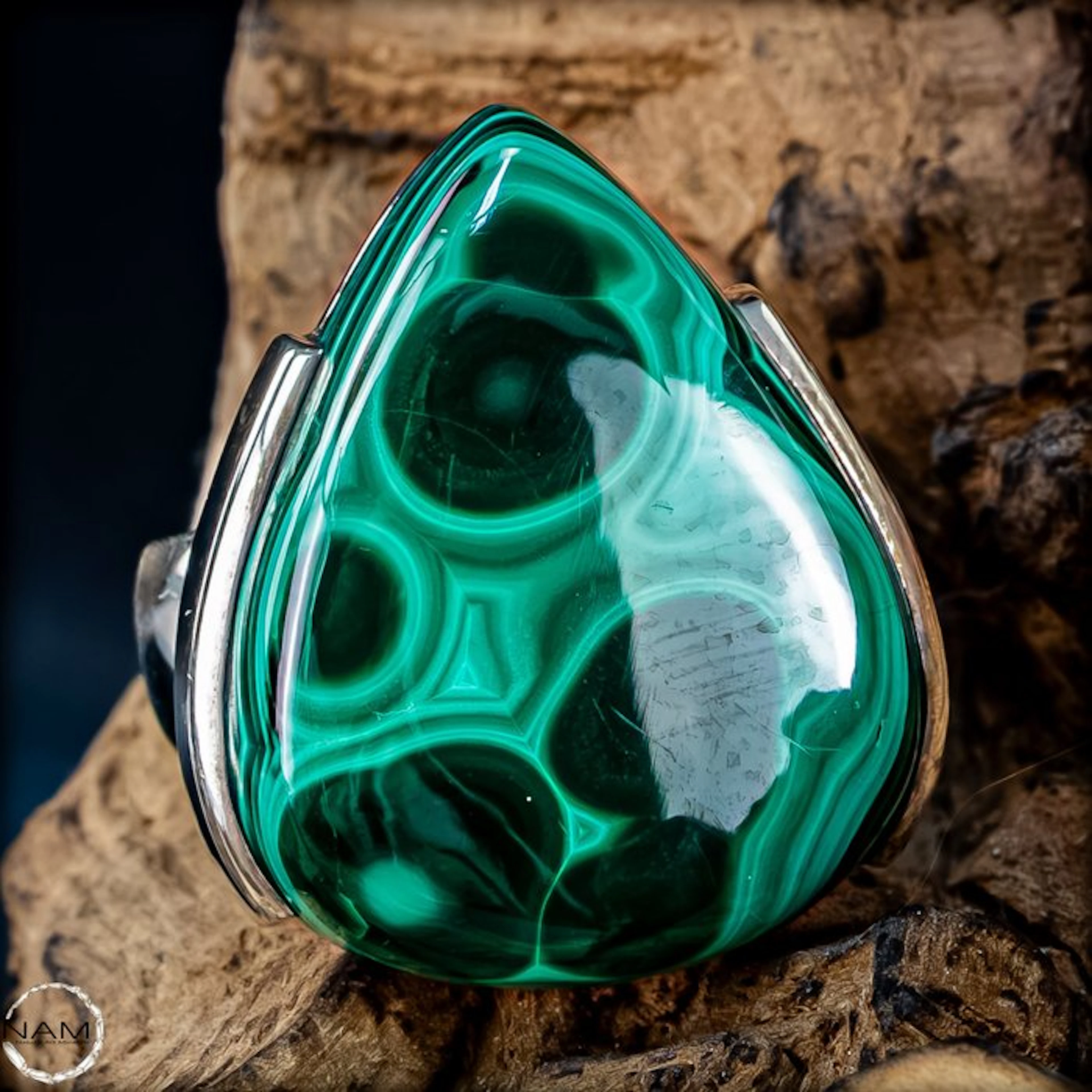 Elegant malachite ring made of 925 sterling silver –...