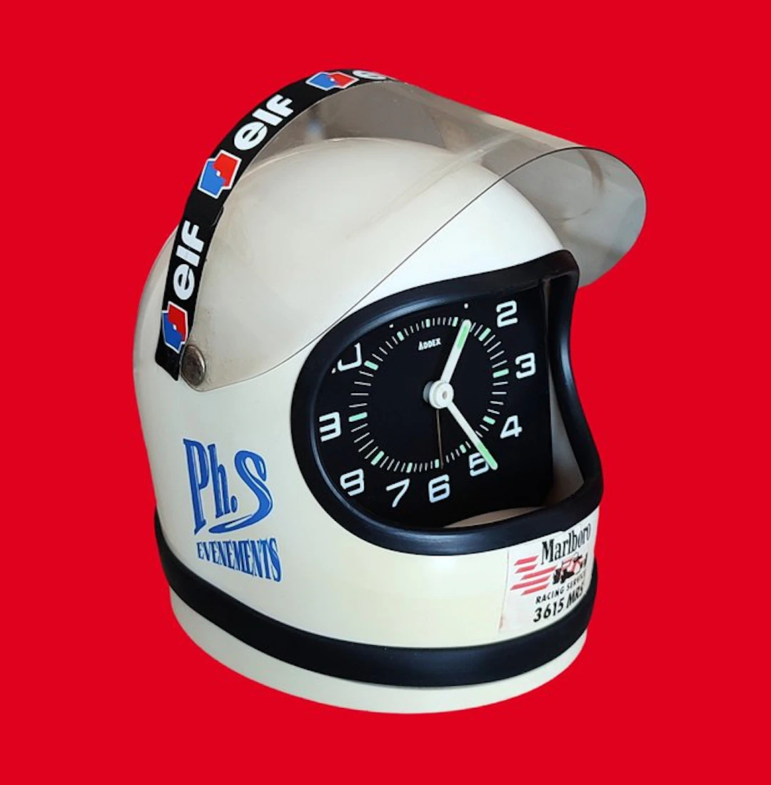 Vintage desk clock in the shape of a motorcycle helmet. - Années 1970