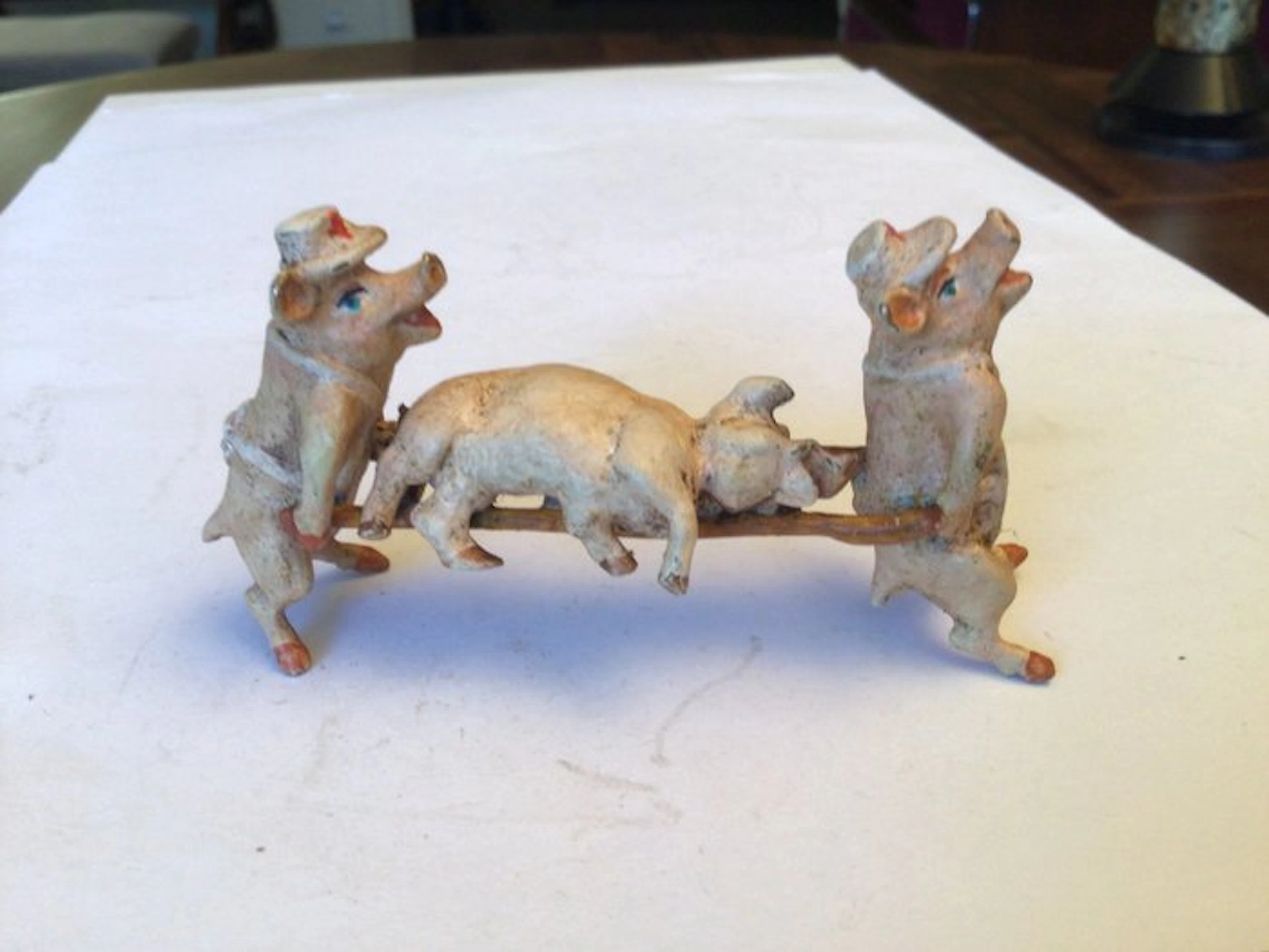 Sculpture, Vite les secours - 5 cm - Cold painted bronze