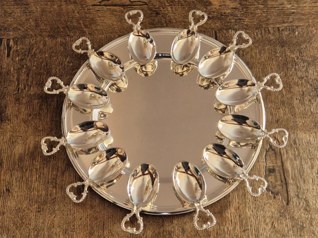 Centrepiece (13) - Silverplated, Metal