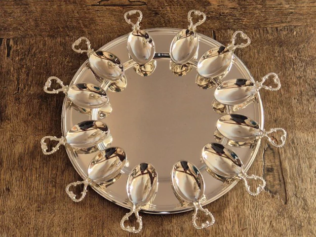 Centrepiece (13) - Silverplated, Metal