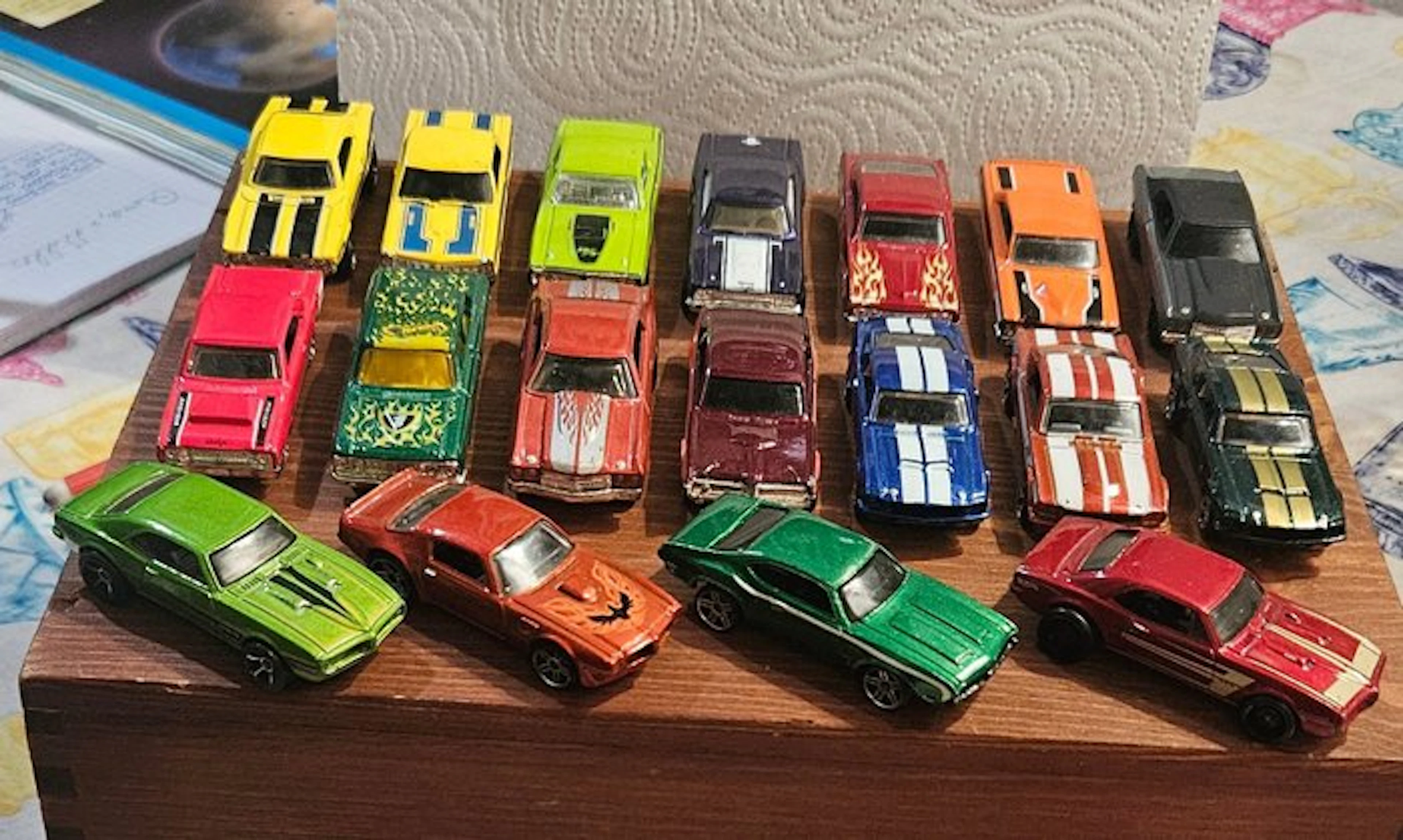 Hot Wheels 1:64 - Model sports car (18)