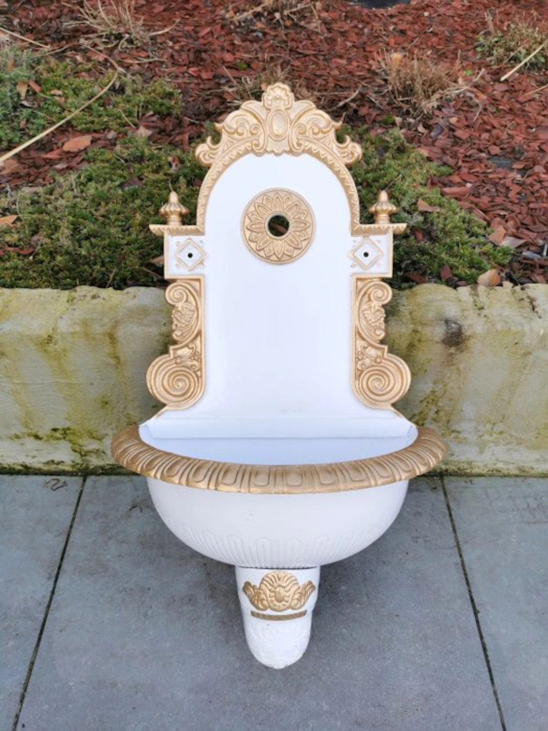 Wall decoration - Europe - Wall fountain /Flower pot