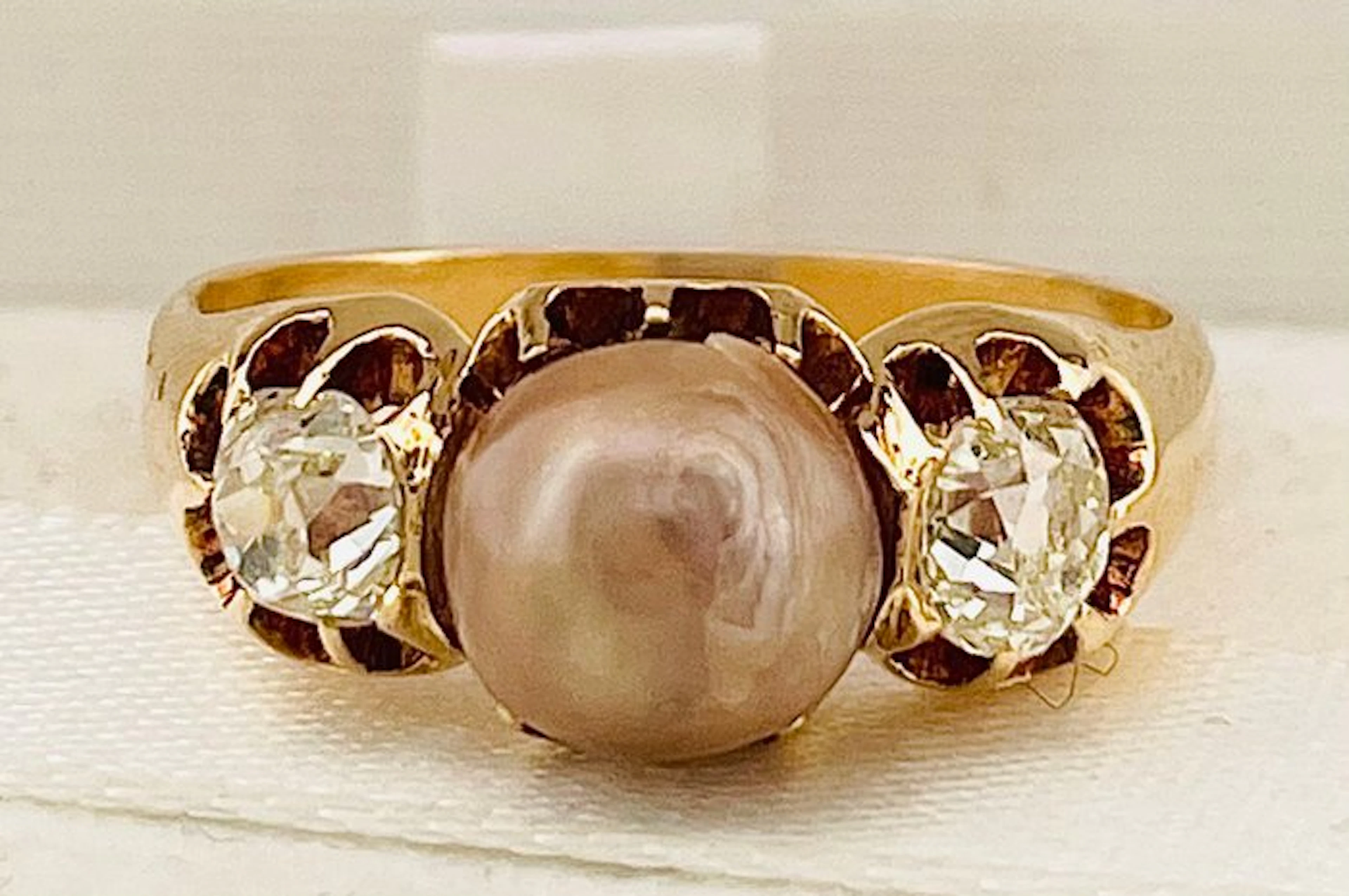 Ring - 18 kt. Yellow gold Pearl - Diamond